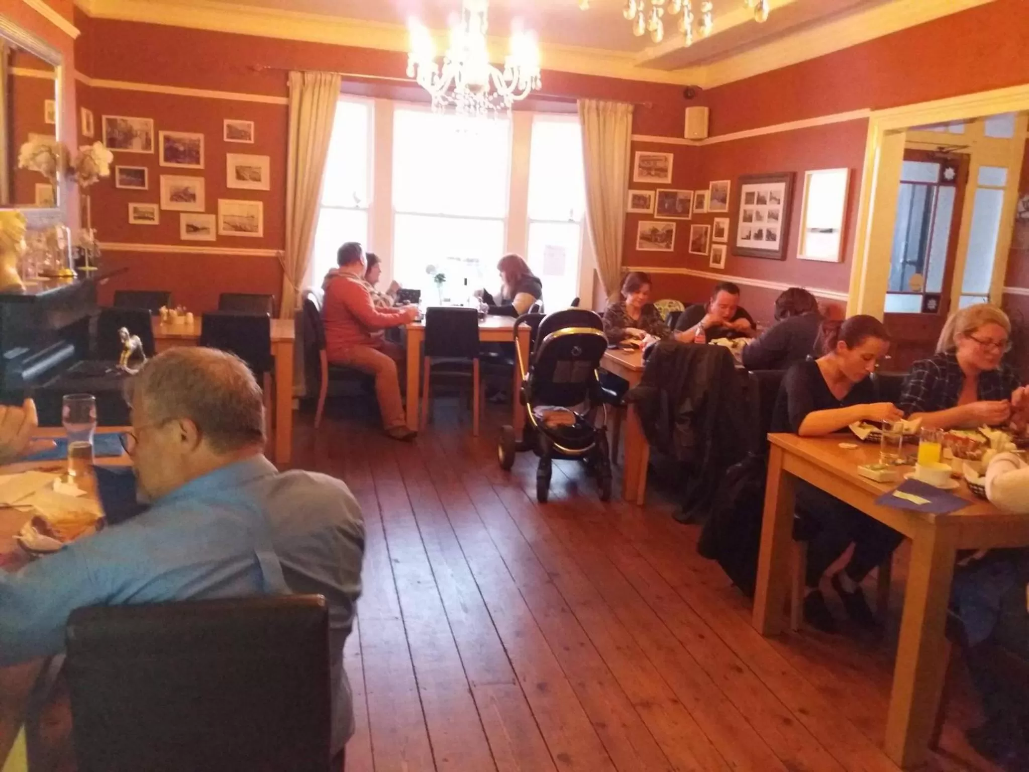 Evening entertainment in Waterfront Hotel