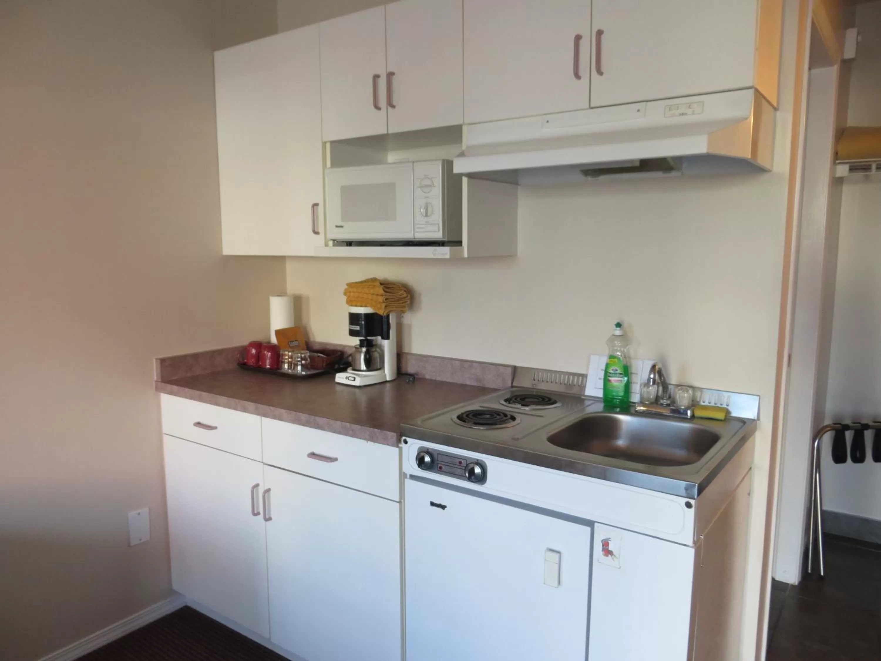 Kitchen or kitchenette in Cactus Tree Inn