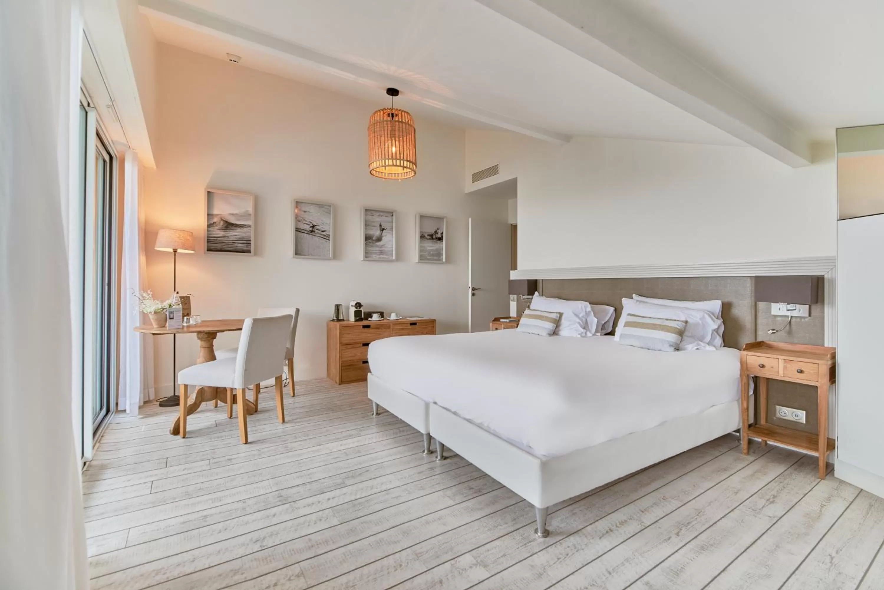 Bedroom, Bed in Villa L'Arche