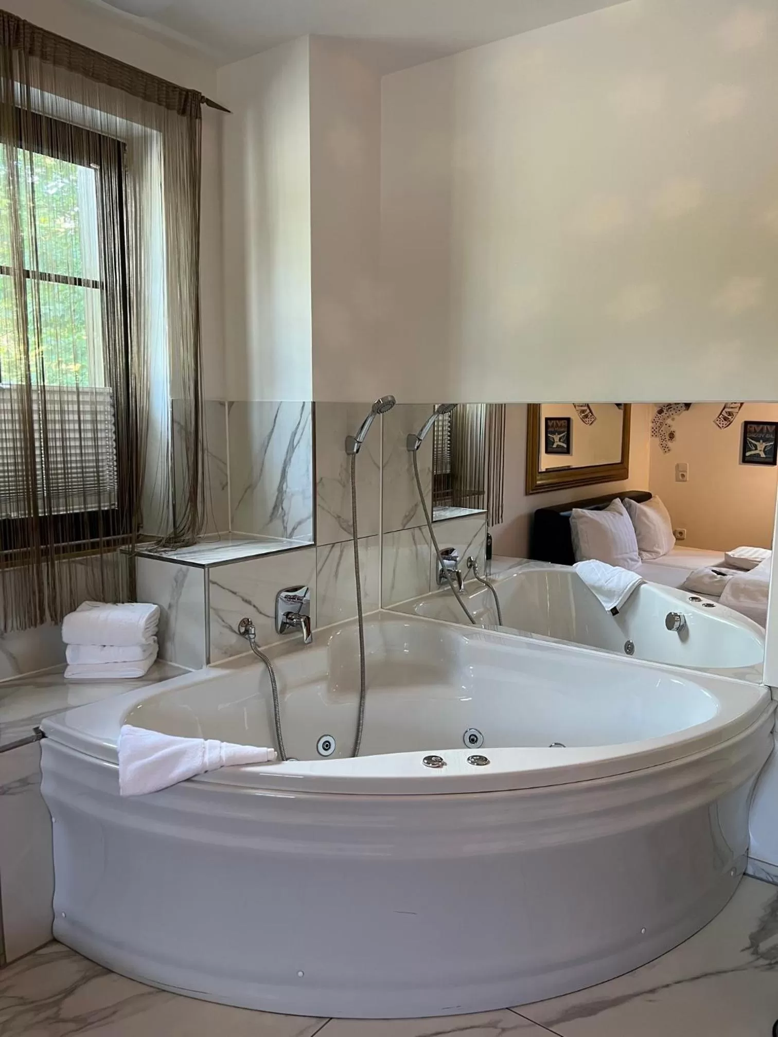 Other, Bed in Road Stop Dortmund