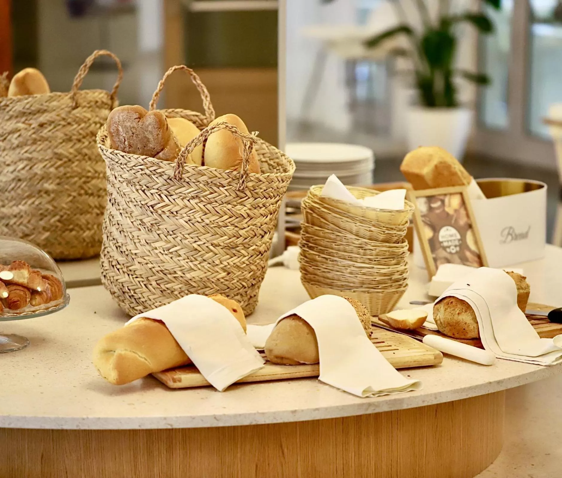 Restaurant/places to eat in Hotel Korkyra