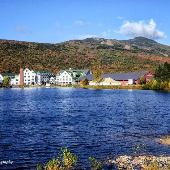 Lake view in Snowy Owl Inn