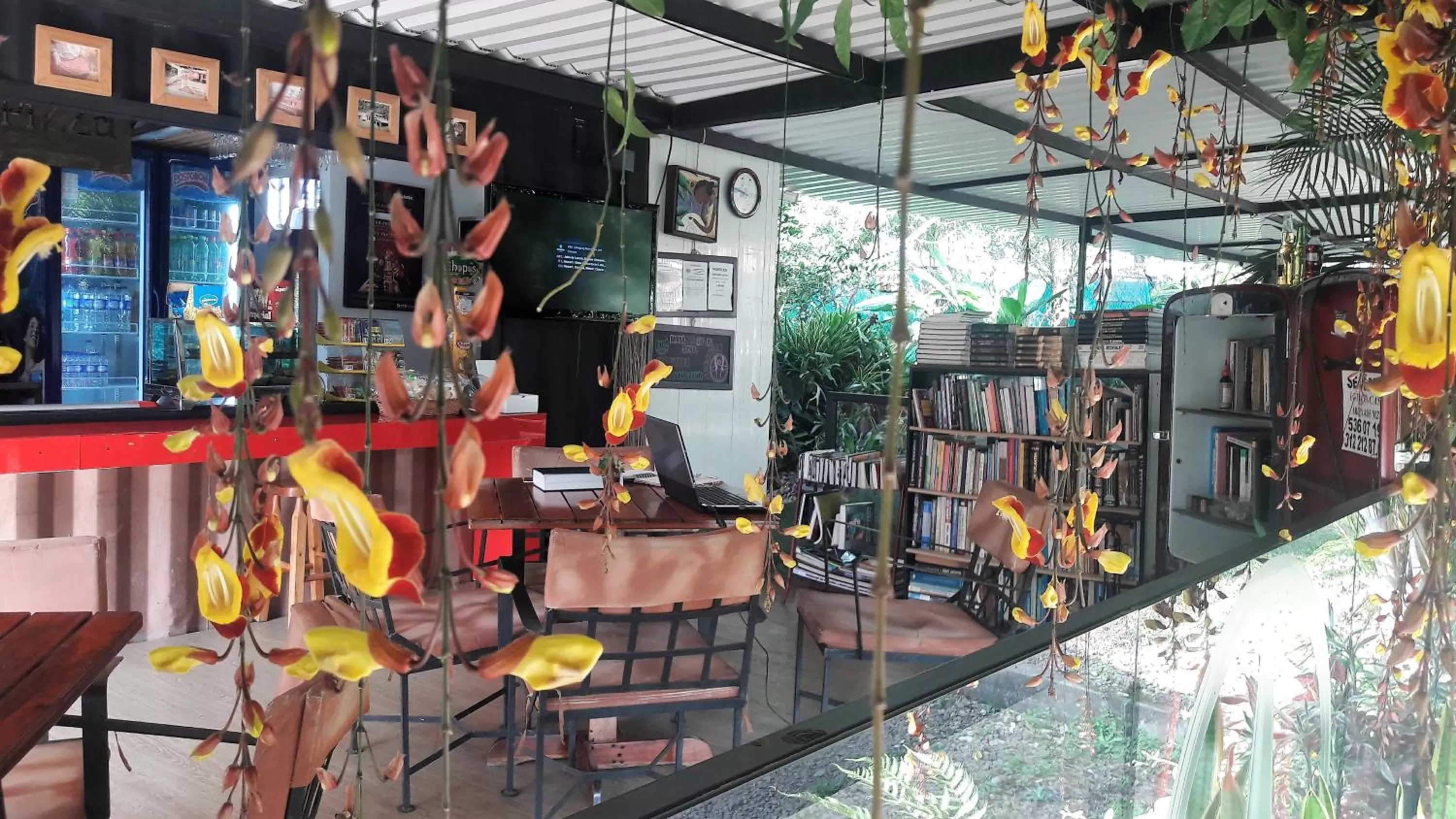 Restaurant/places to eat in ALTO LODGING Centro de Entrenamiento Deportivo y Negocios, a 2 pasos del Aeropuerto JMC, Transporte Incluido