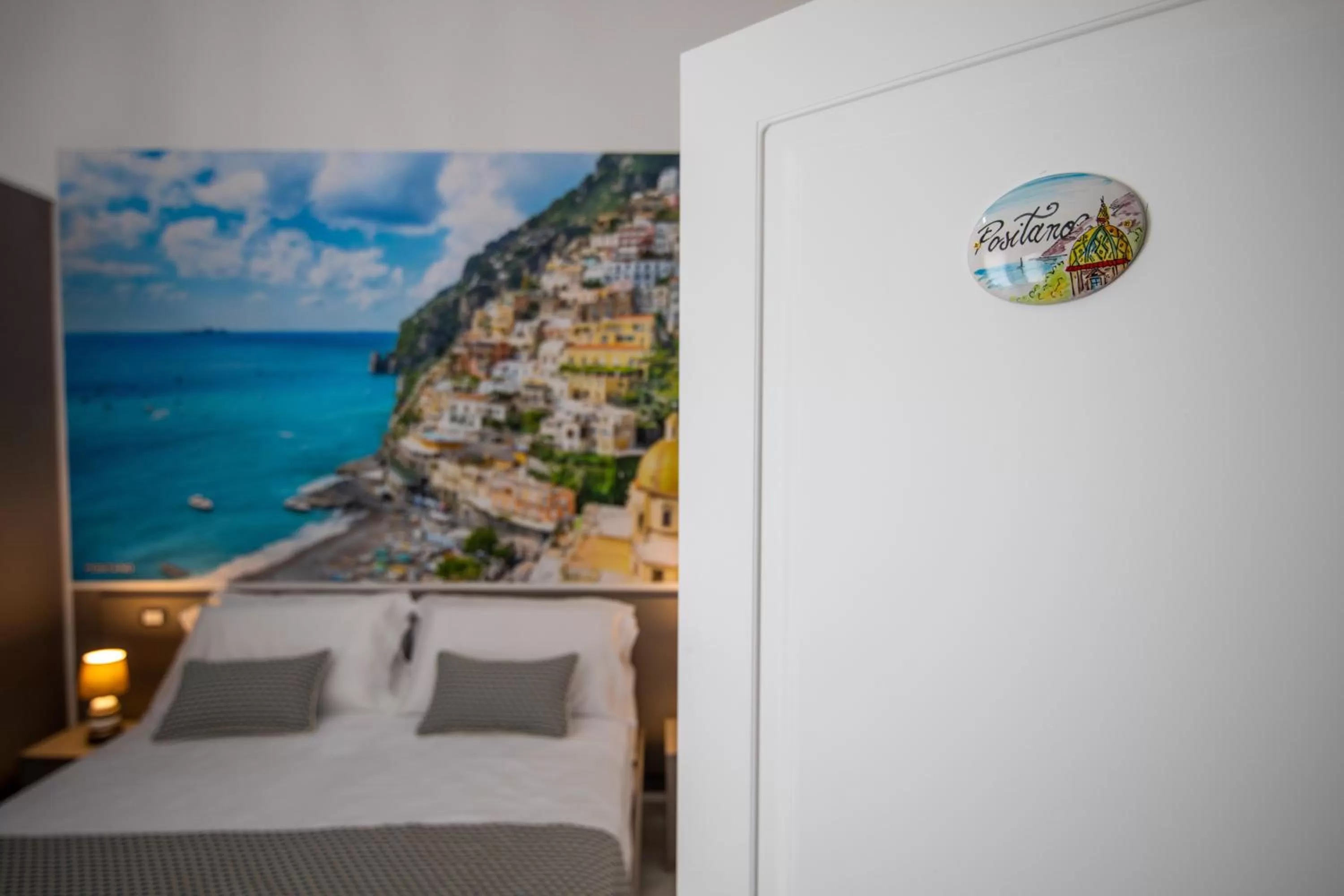 Photo of the whole room, Bed in Palazzo Caracciolo del Sole