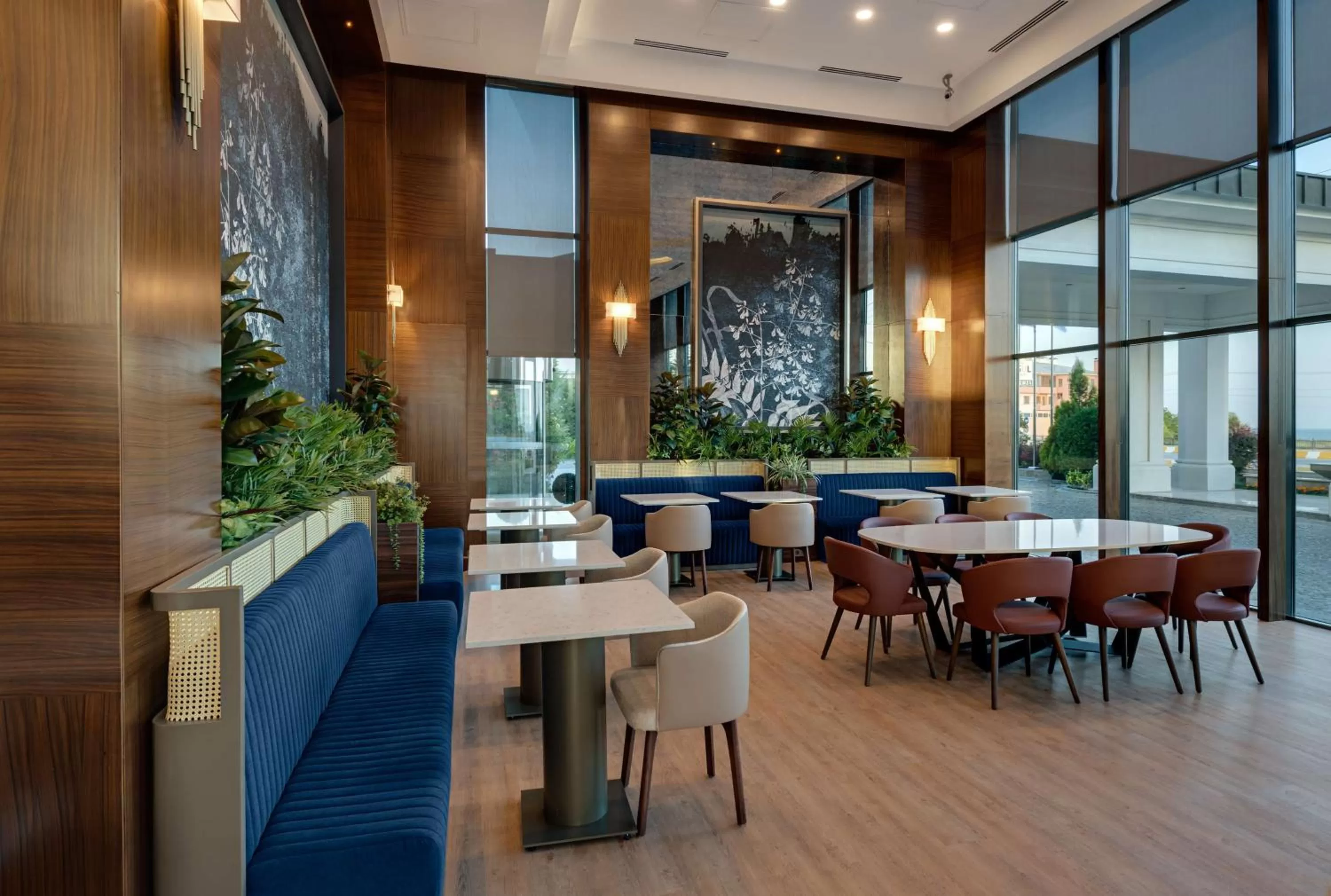 Restaurant/places to eat in Doubletree by Hilton Van