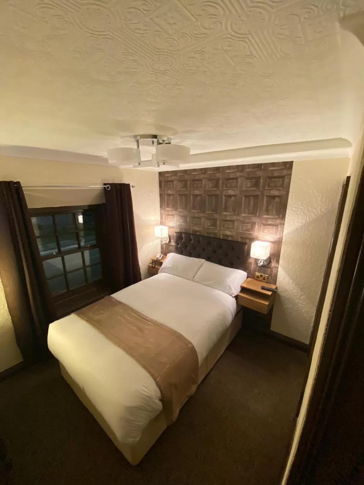 Bedroom, Bed in The Redwell Inn