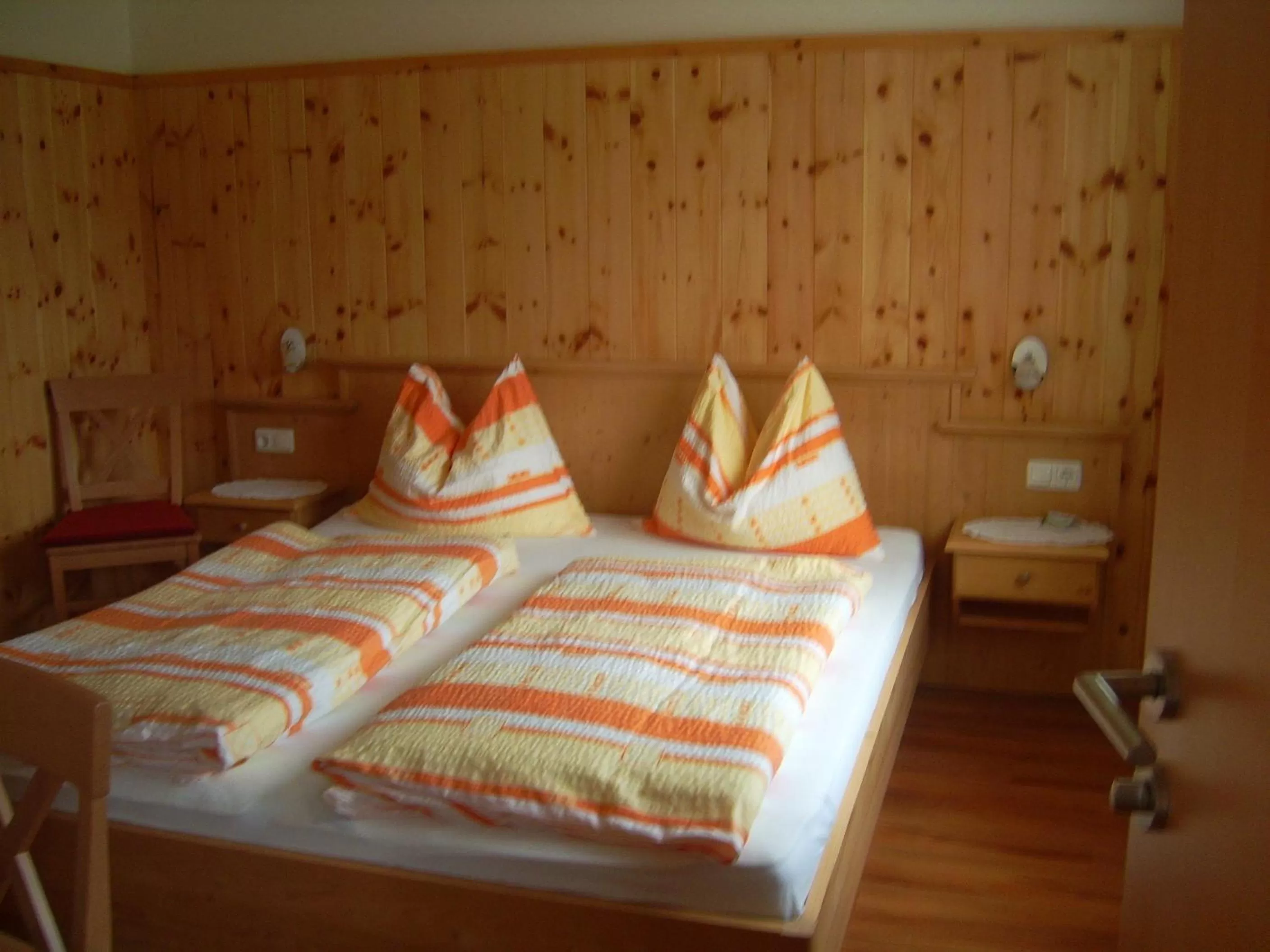 Bed in Privatpension Gosaukammblick