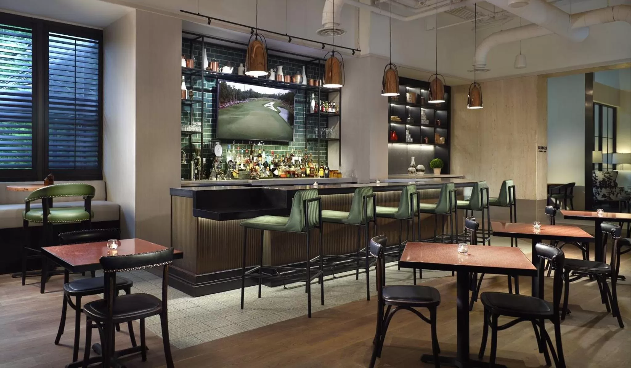 Lounge or bar in Omni Houston Hotel