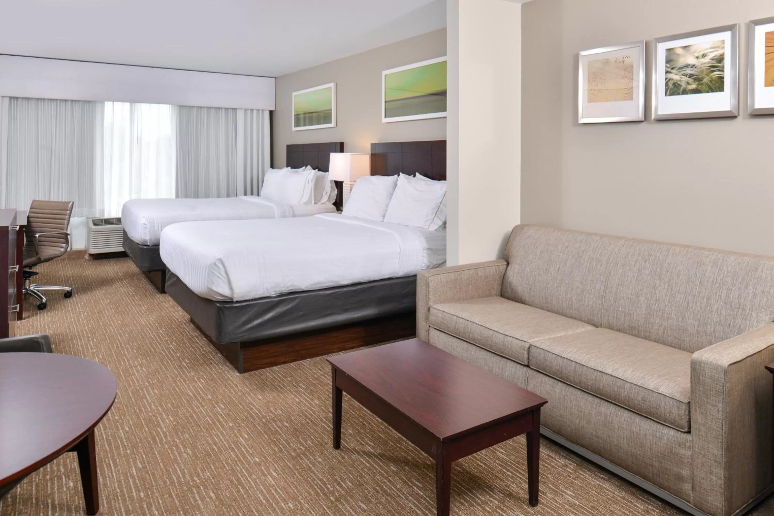 Photo of the whole room, Bed in Holiday Inn Express Hotel & Suites Lafayette by IHG