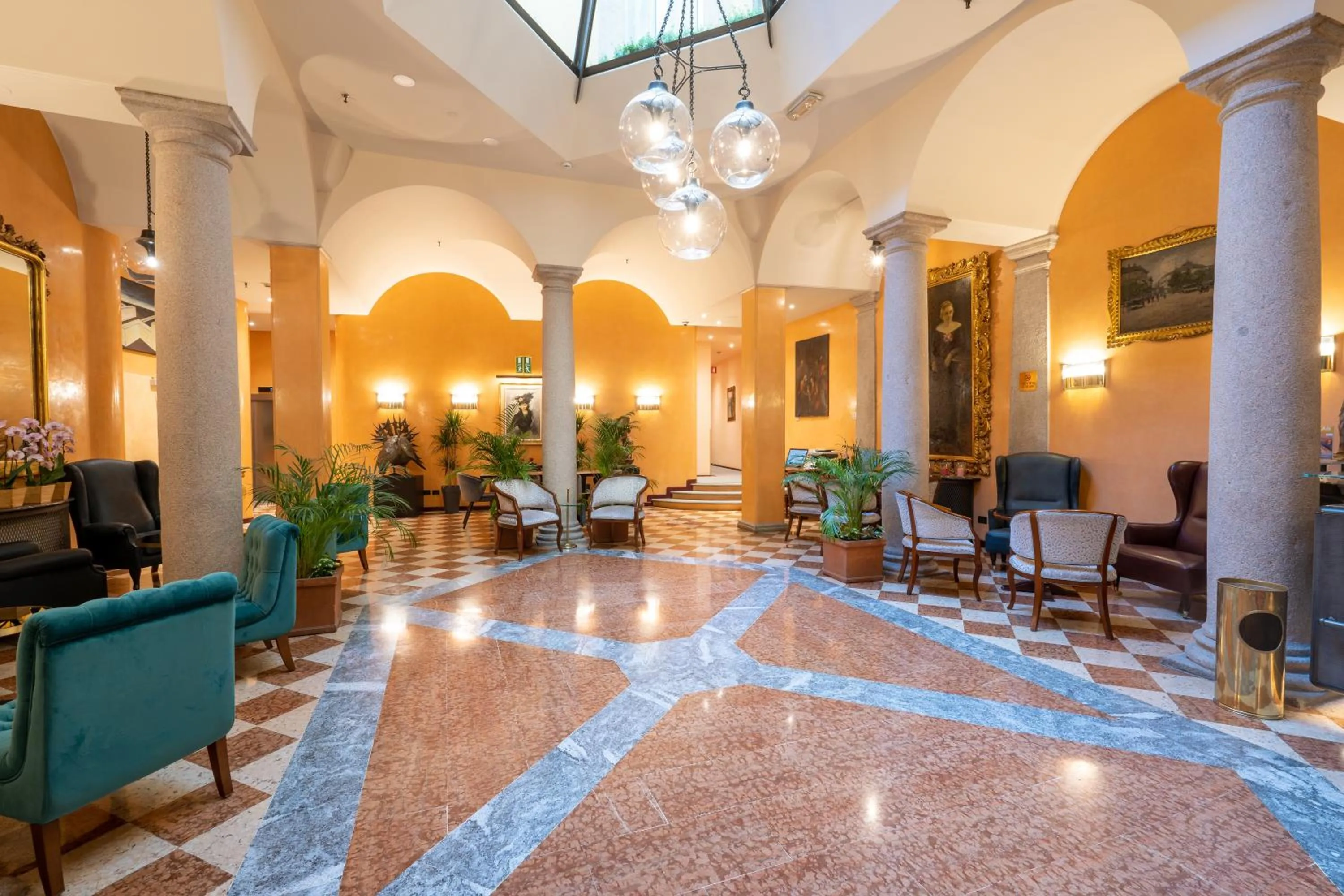 Lobby or reception in Hotel Regina