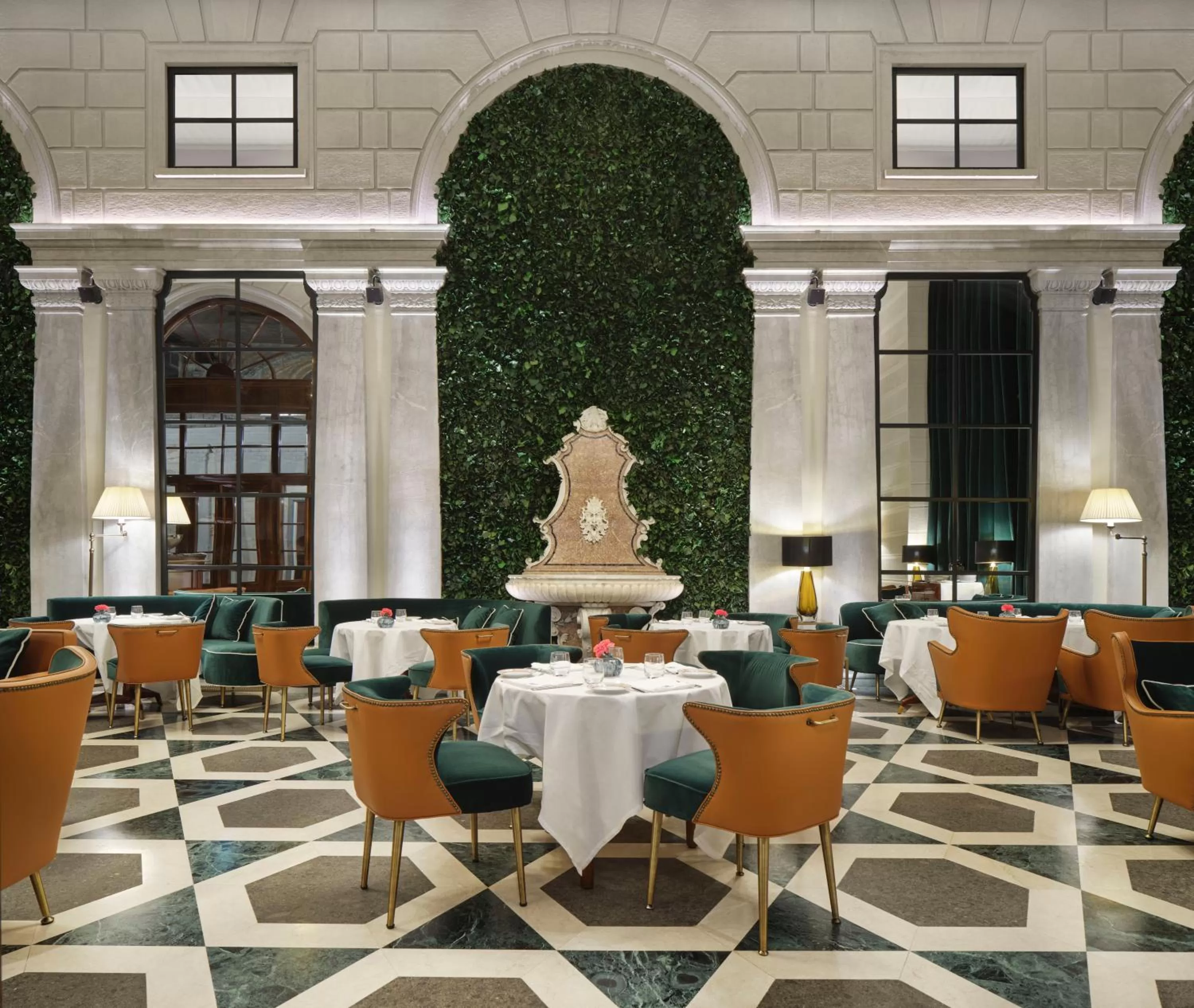 Restaurant/places to eat in Casa Cipriani Milano