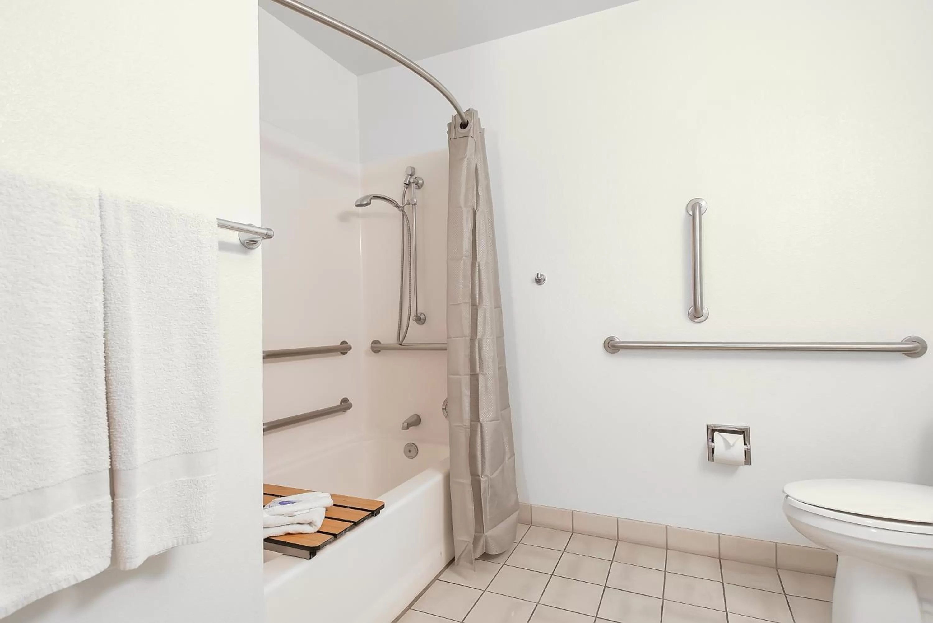 Bathroom in Motel 6-Anaheim, CA - Maingate