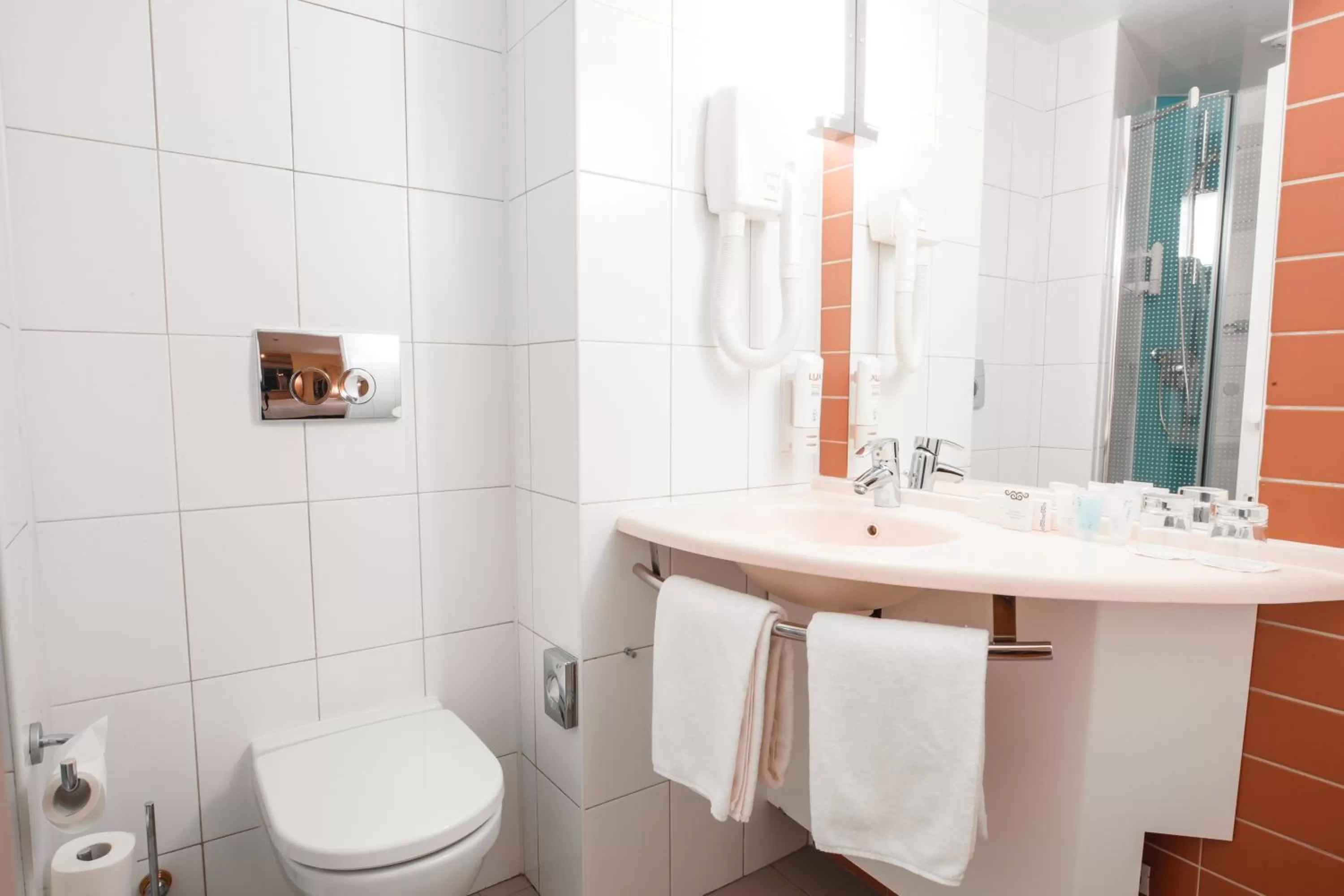 Shower in Ibis Astana