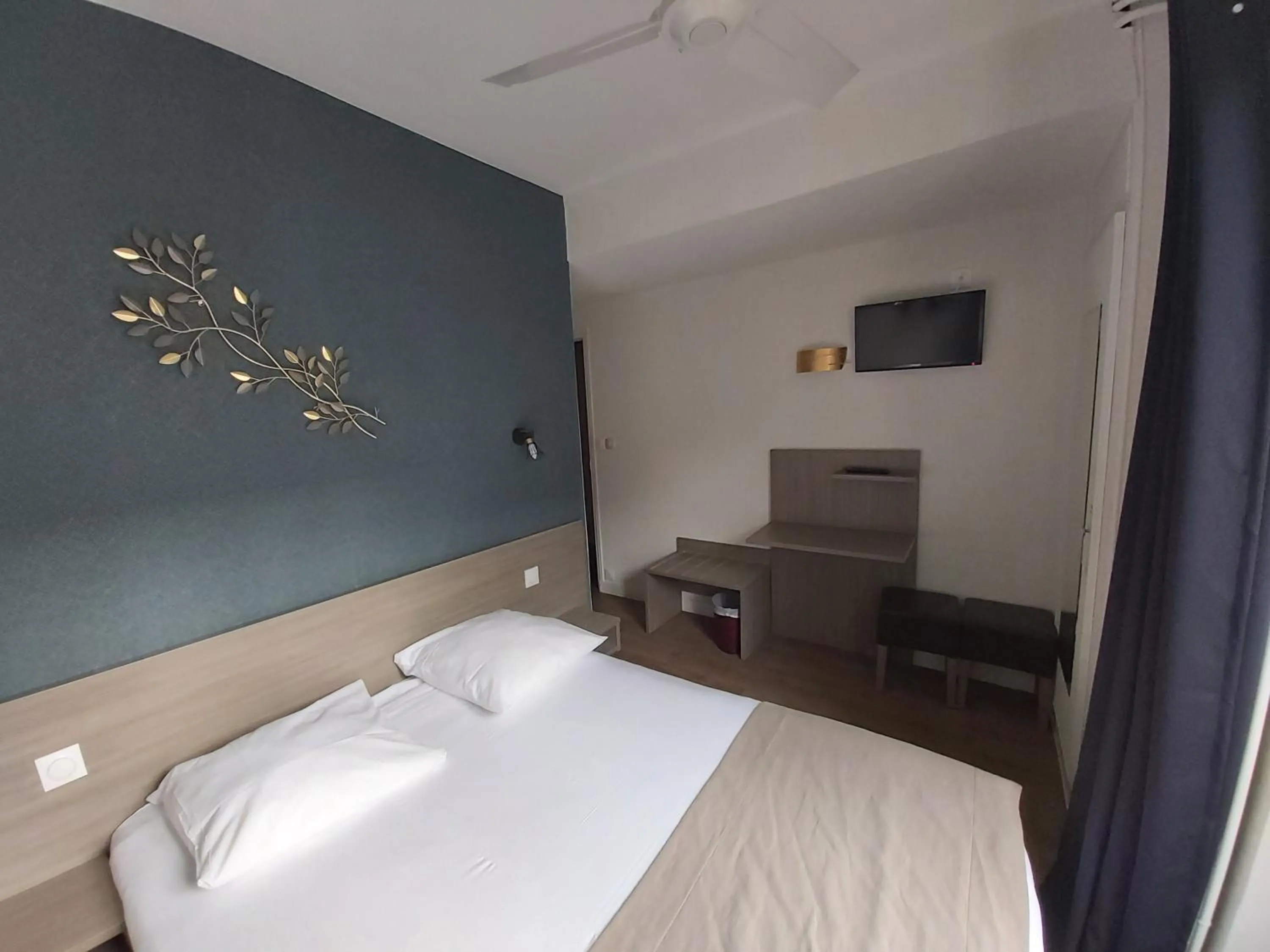 Double Room with Eiffel Tower View in Hôtel Eiffel Kensington