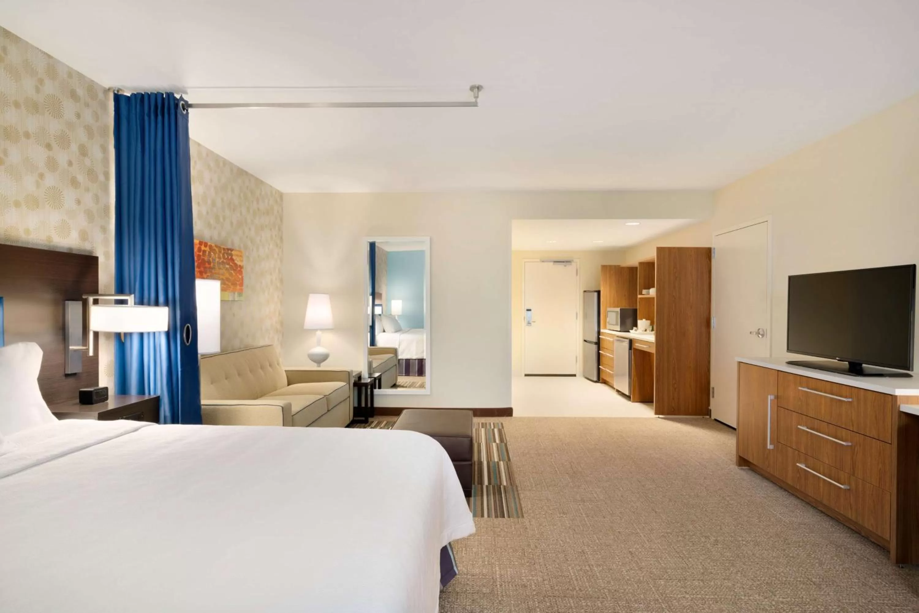 Living room, Bed in Home2 Suites By Hilton Joliet Plainfield