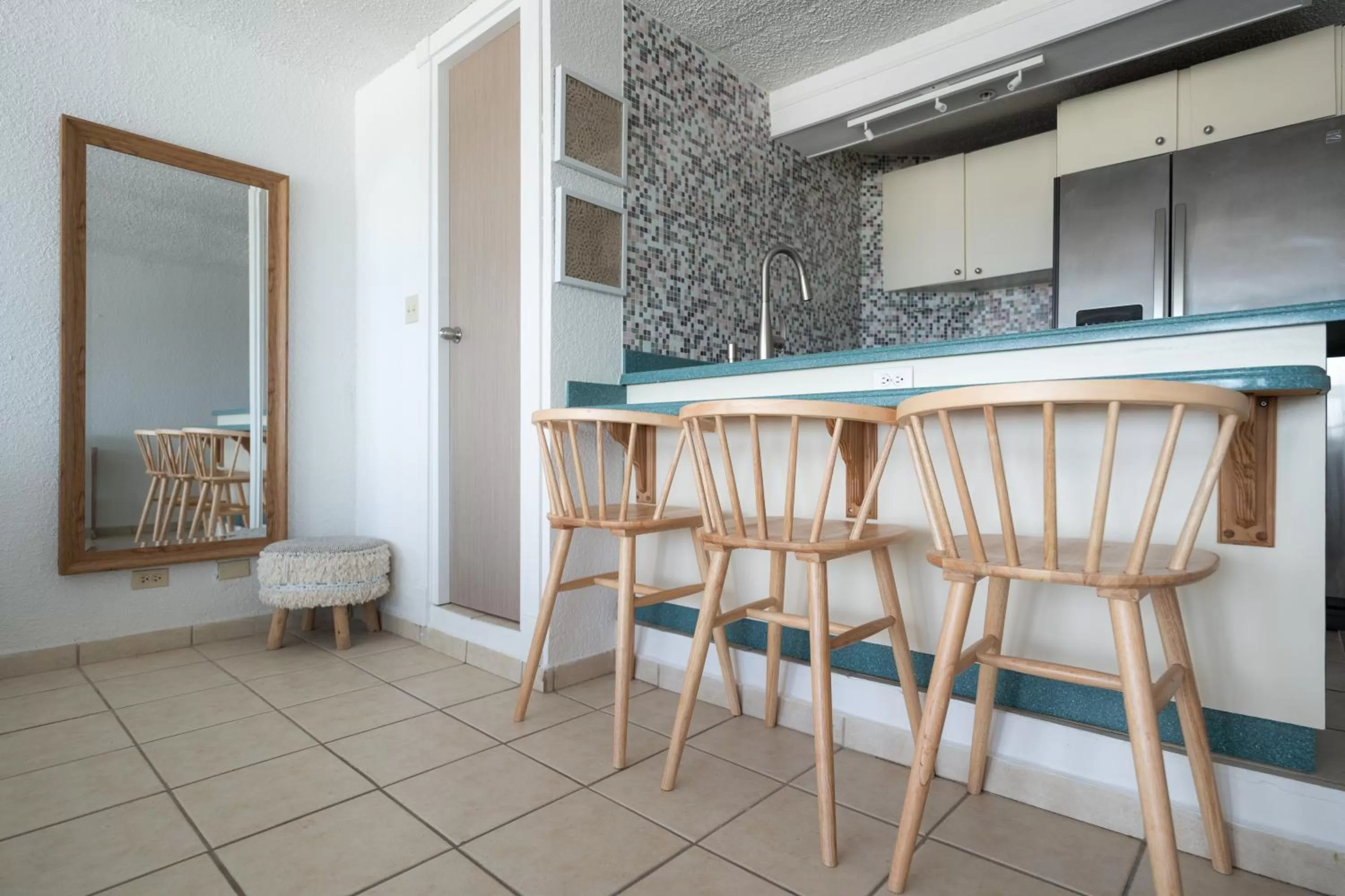 OCEAN VIEW DELUXE SUITE: PVT. BEACH & POOL