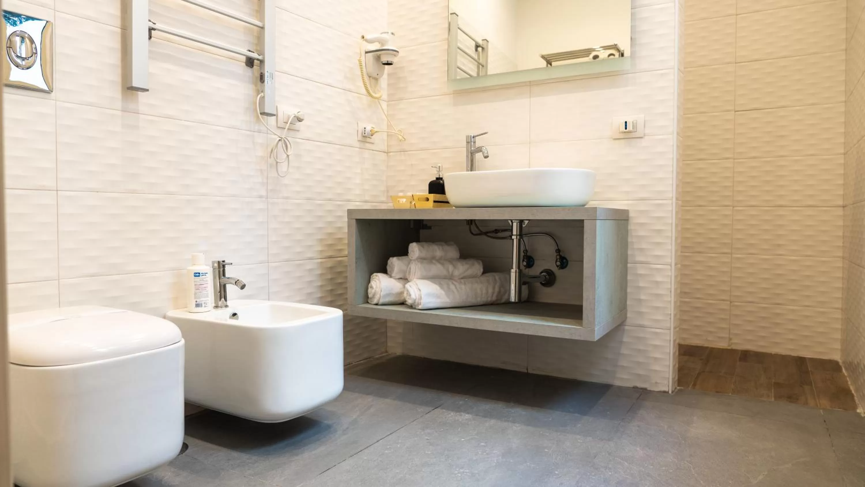 towels, Bathroom in Real Passeggio di Napoli