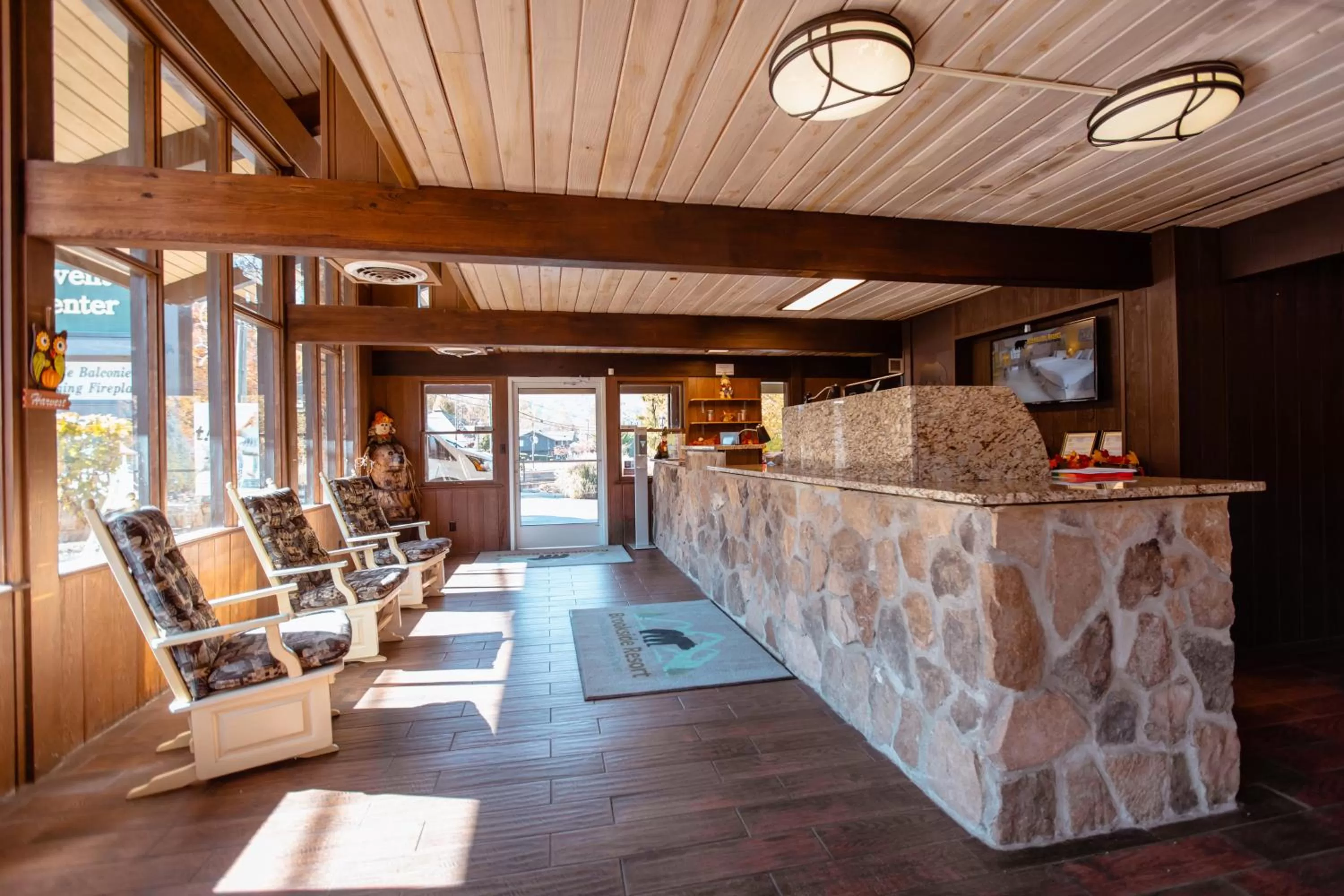 Lobby or reception in Brookside Lodge