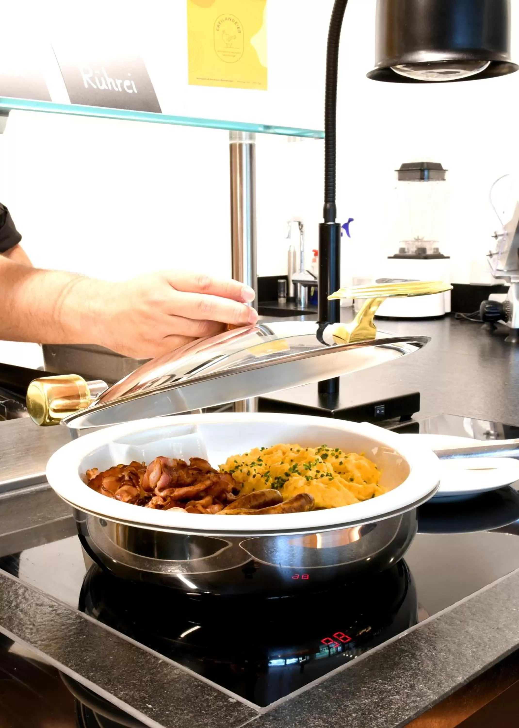 Buffet breakfast in Hotel St Hubertus