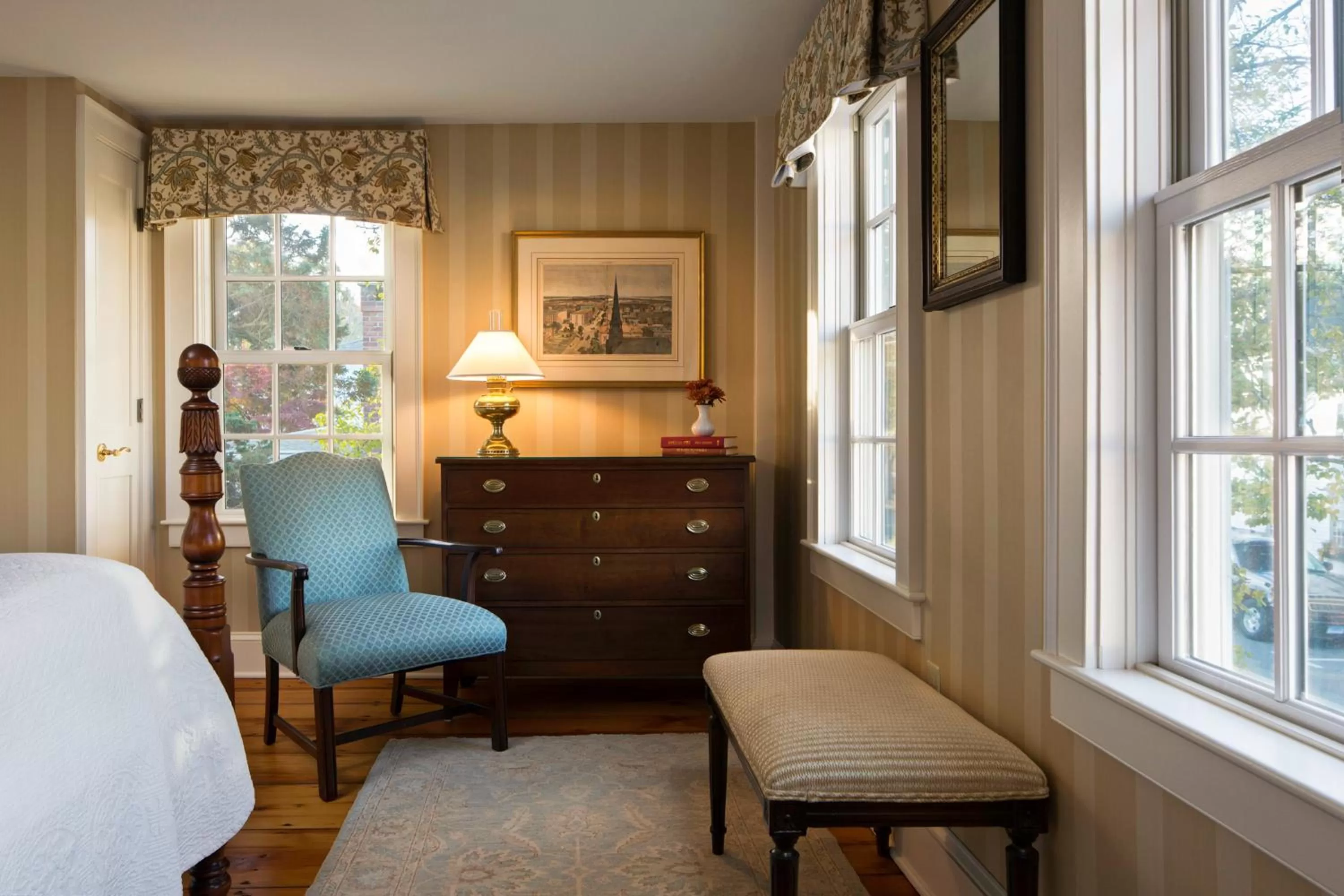 Bed, Seating Area in The Griswold Inn