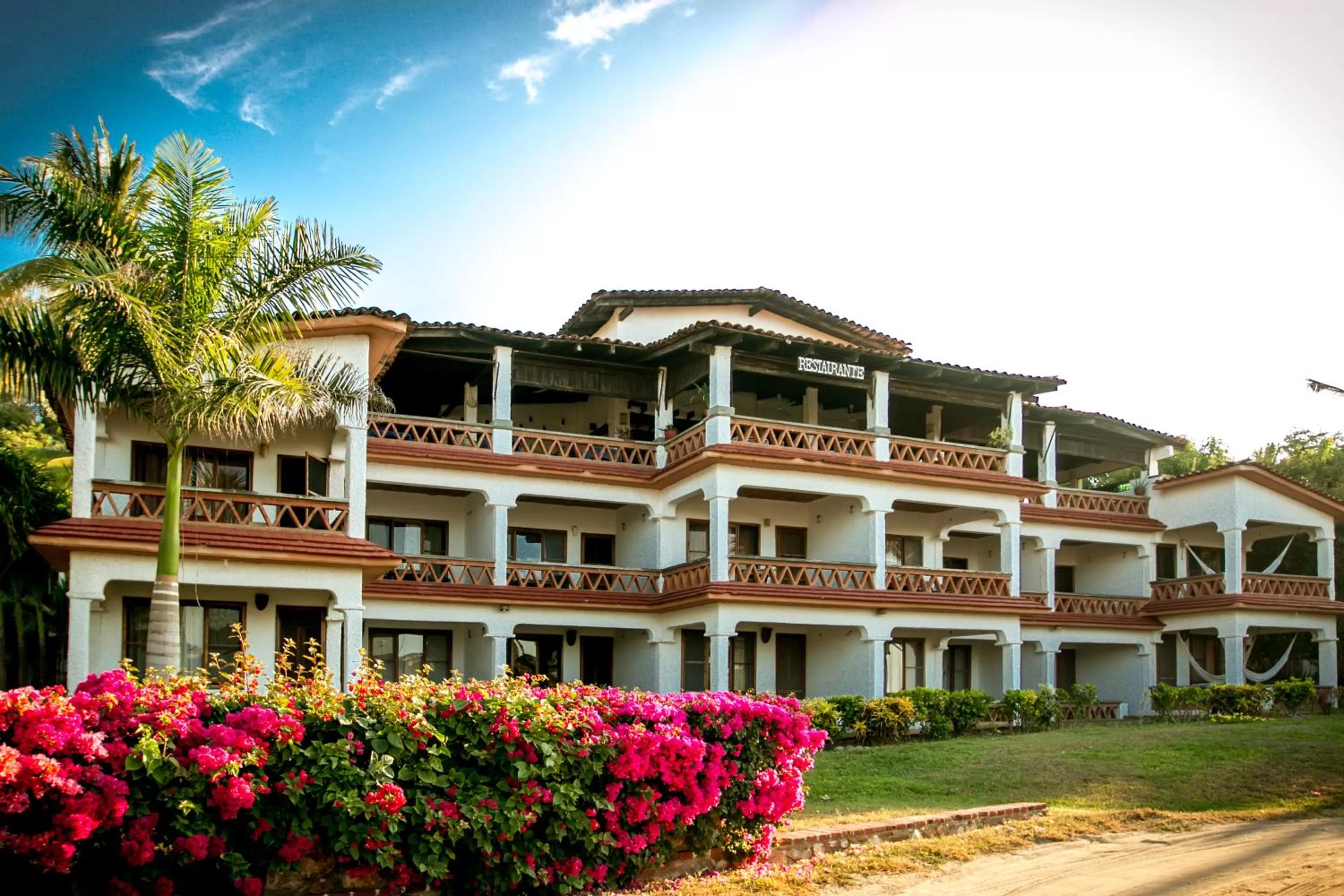 Facade/entrance, Property Building in Hotel Arcoiris