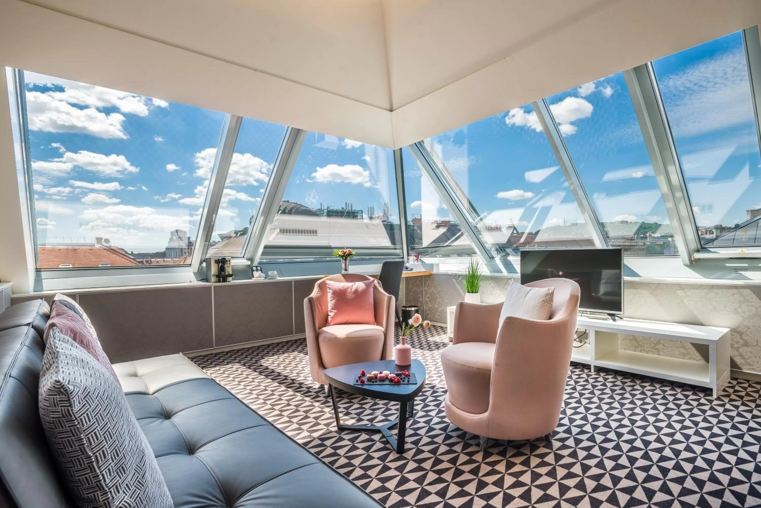 Living room in Hotel Moments Budapest by Continental Group