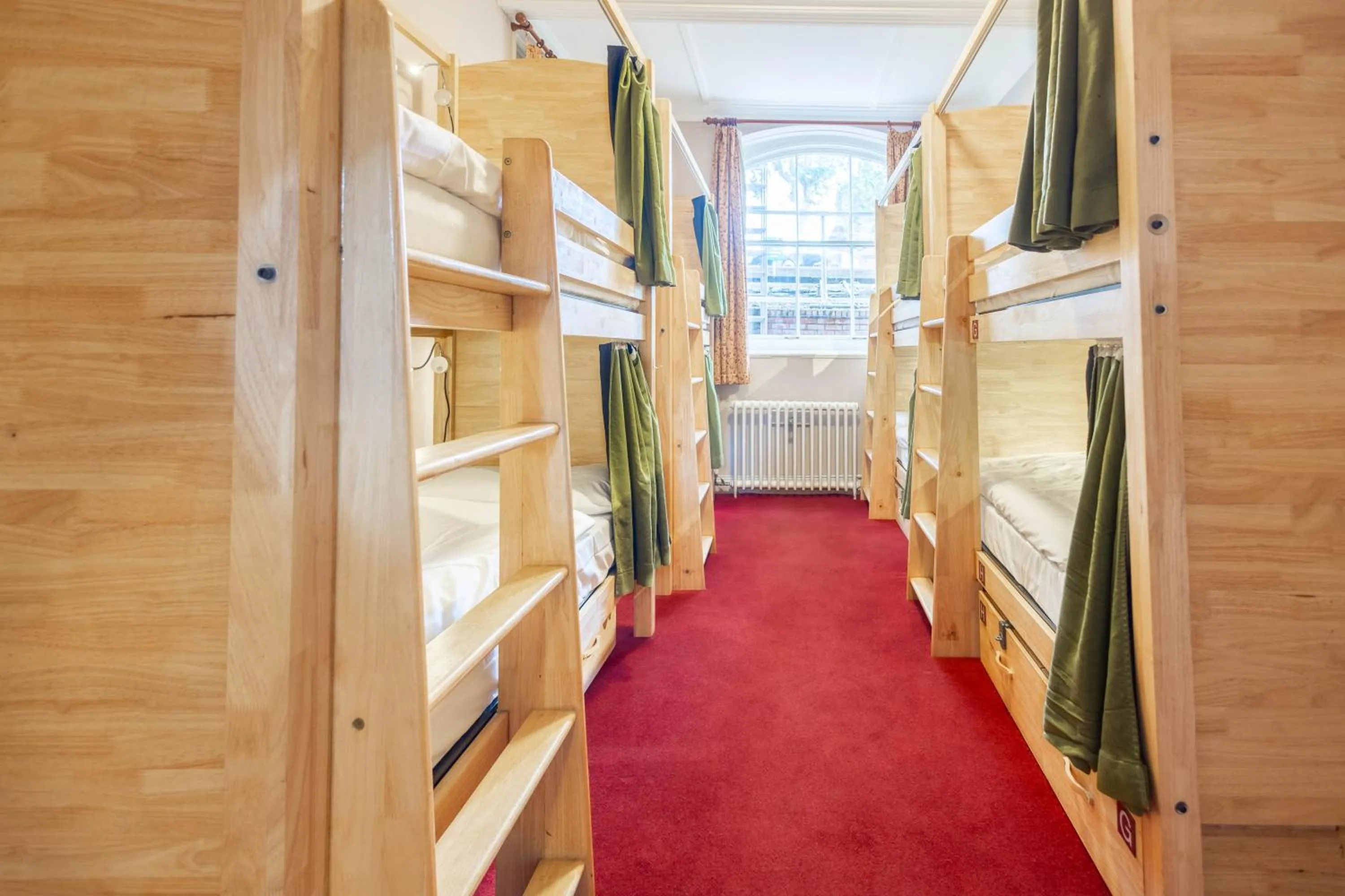 Bedroom, Bed in Palmers Lodge Swiss Cottage