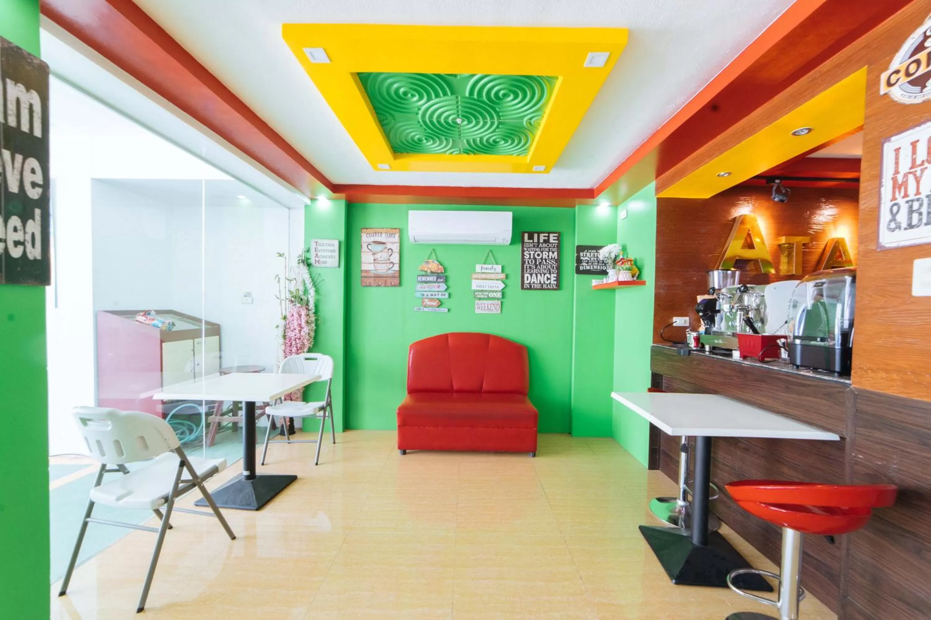 Lobby or reception in RedDoorz near Notre Dame of Dadiangas University