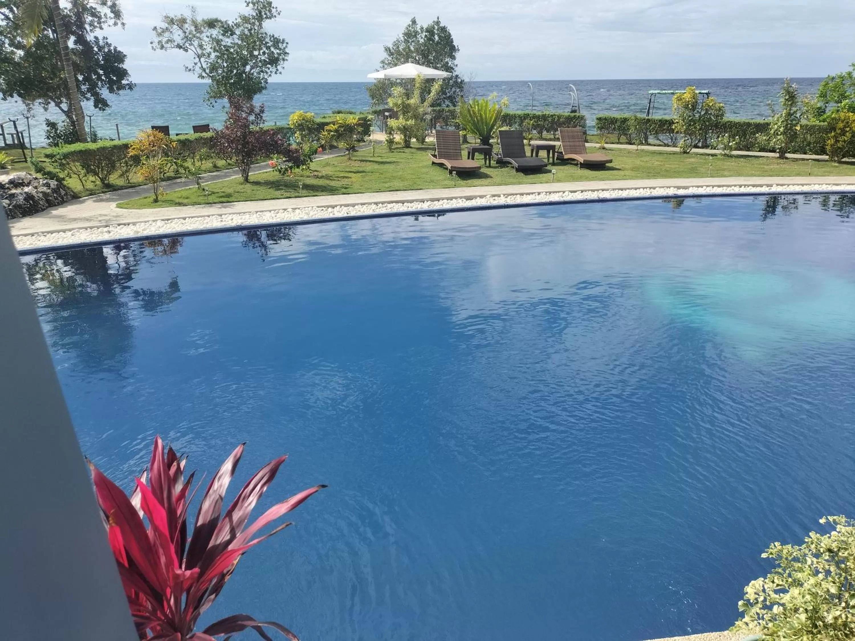 Swimming pool in Panglao Sea Resort - Tangnan
