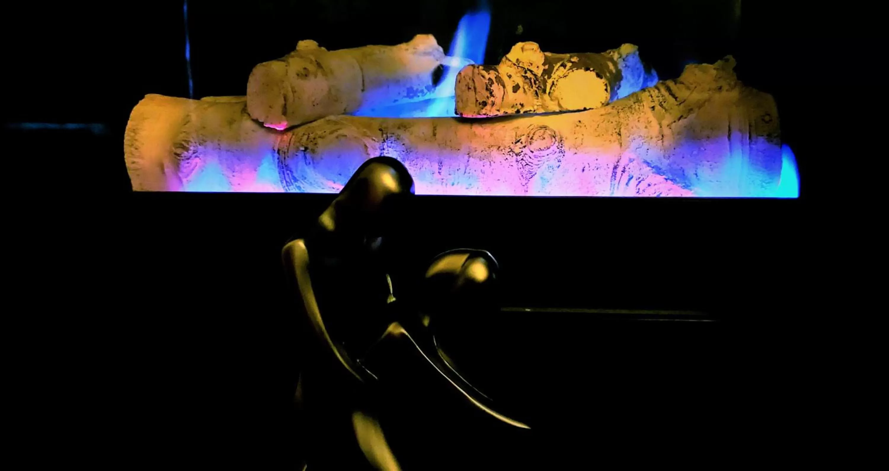 flat iron in Knights Inn Colonial Fireside Inn