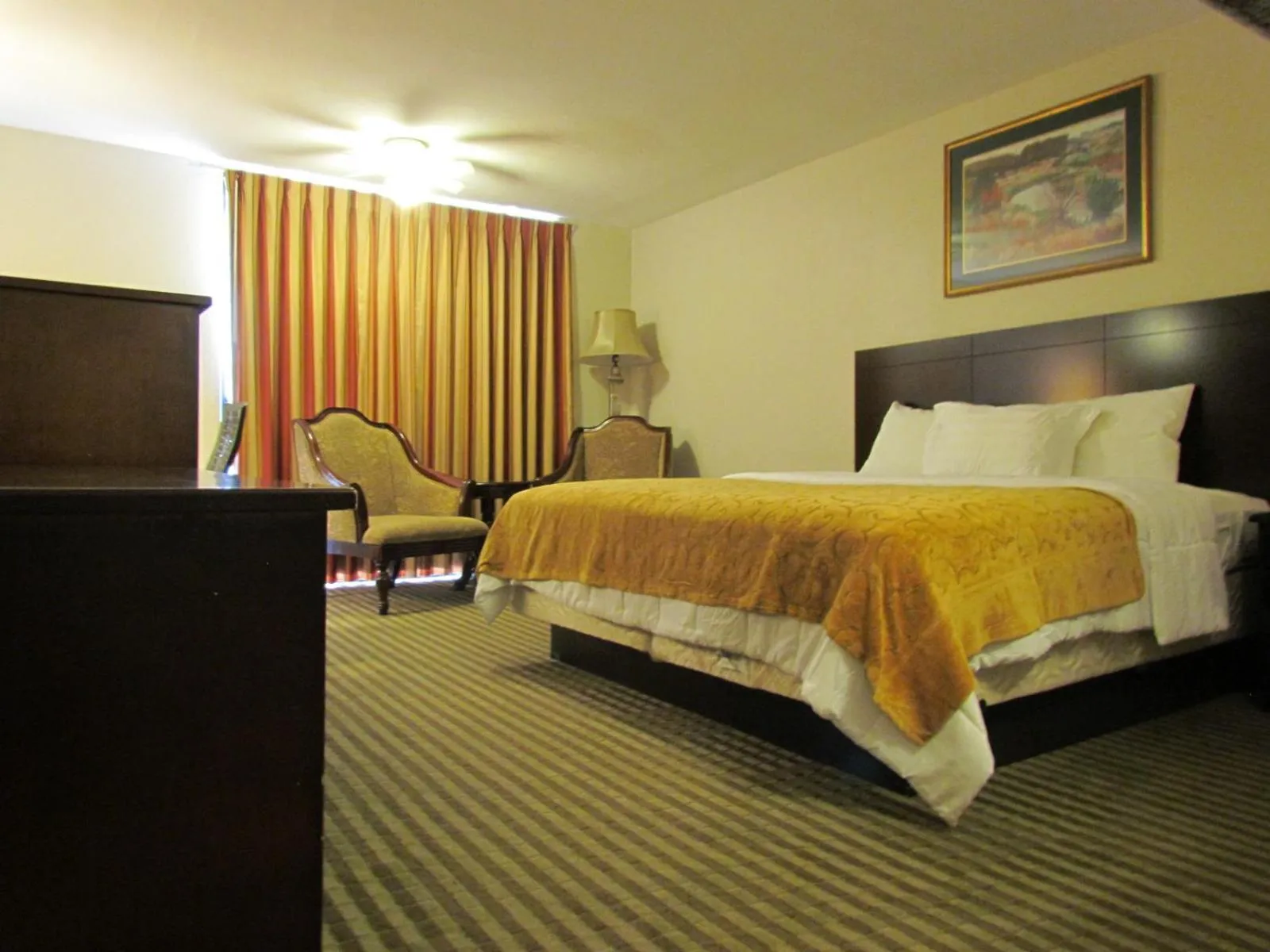 Photo of the whole room, Bed in Romana Hotel - Houston Southwest