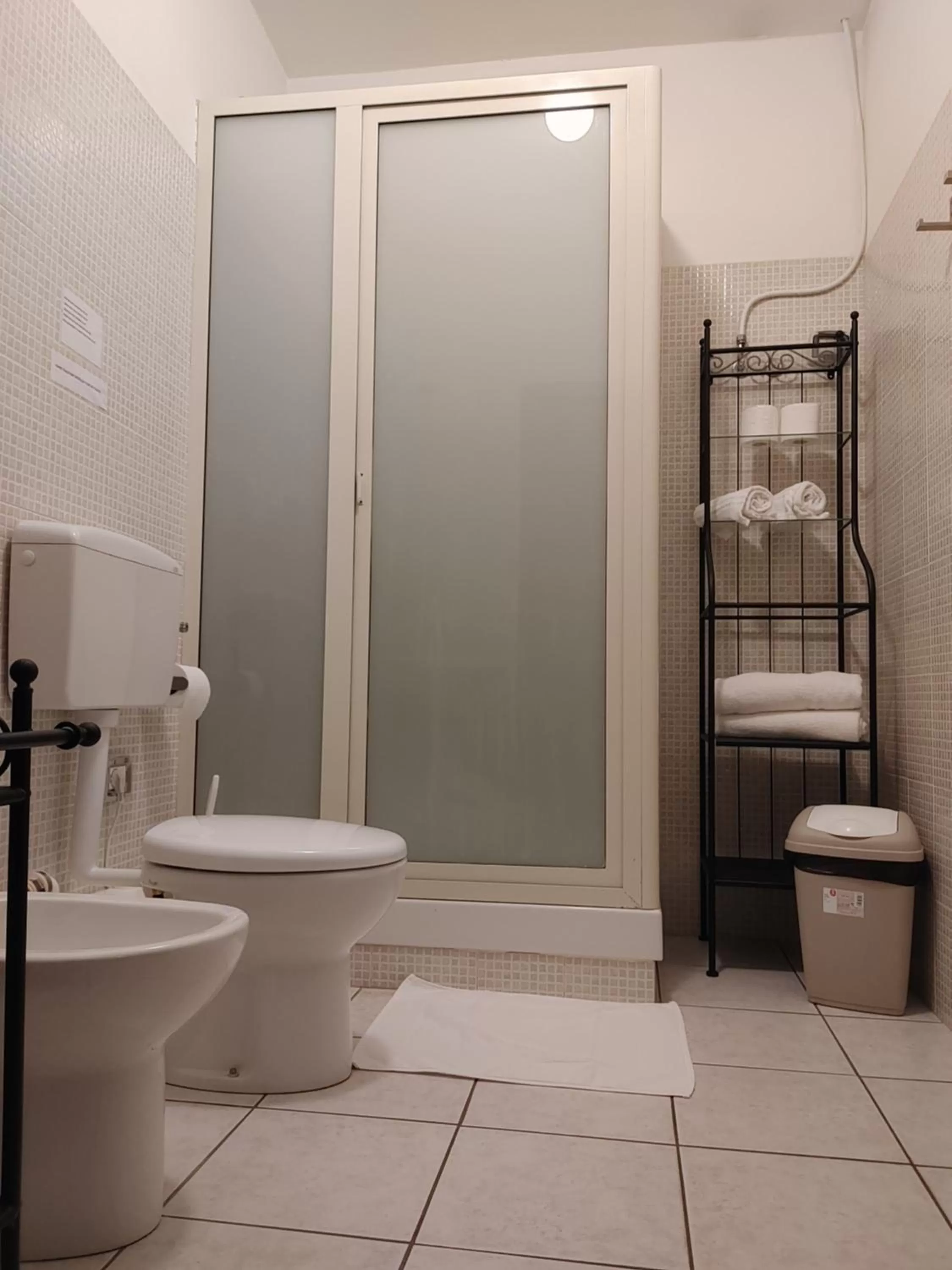 Shower in Hotel Biscari