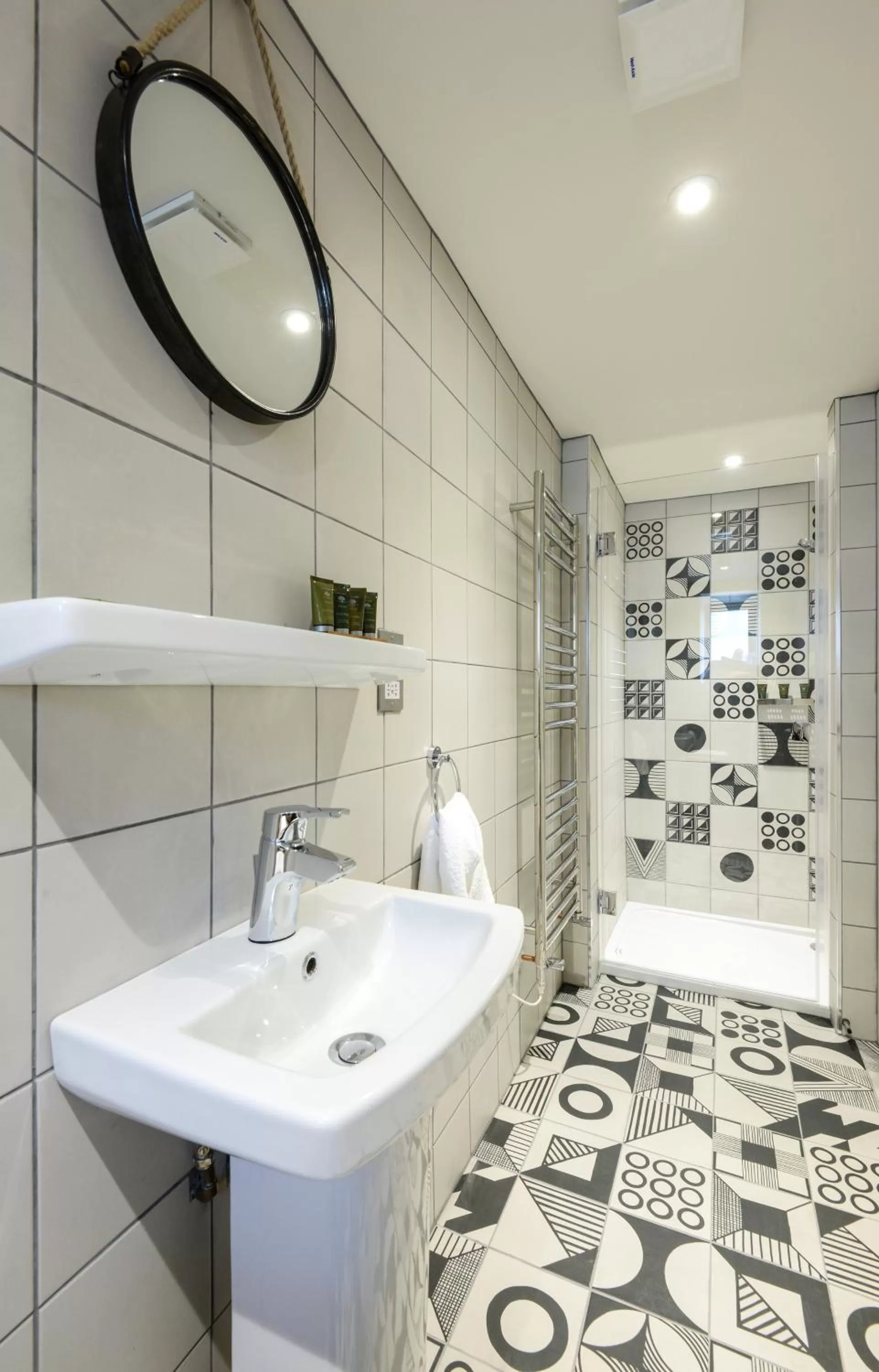 Shower in The Litton