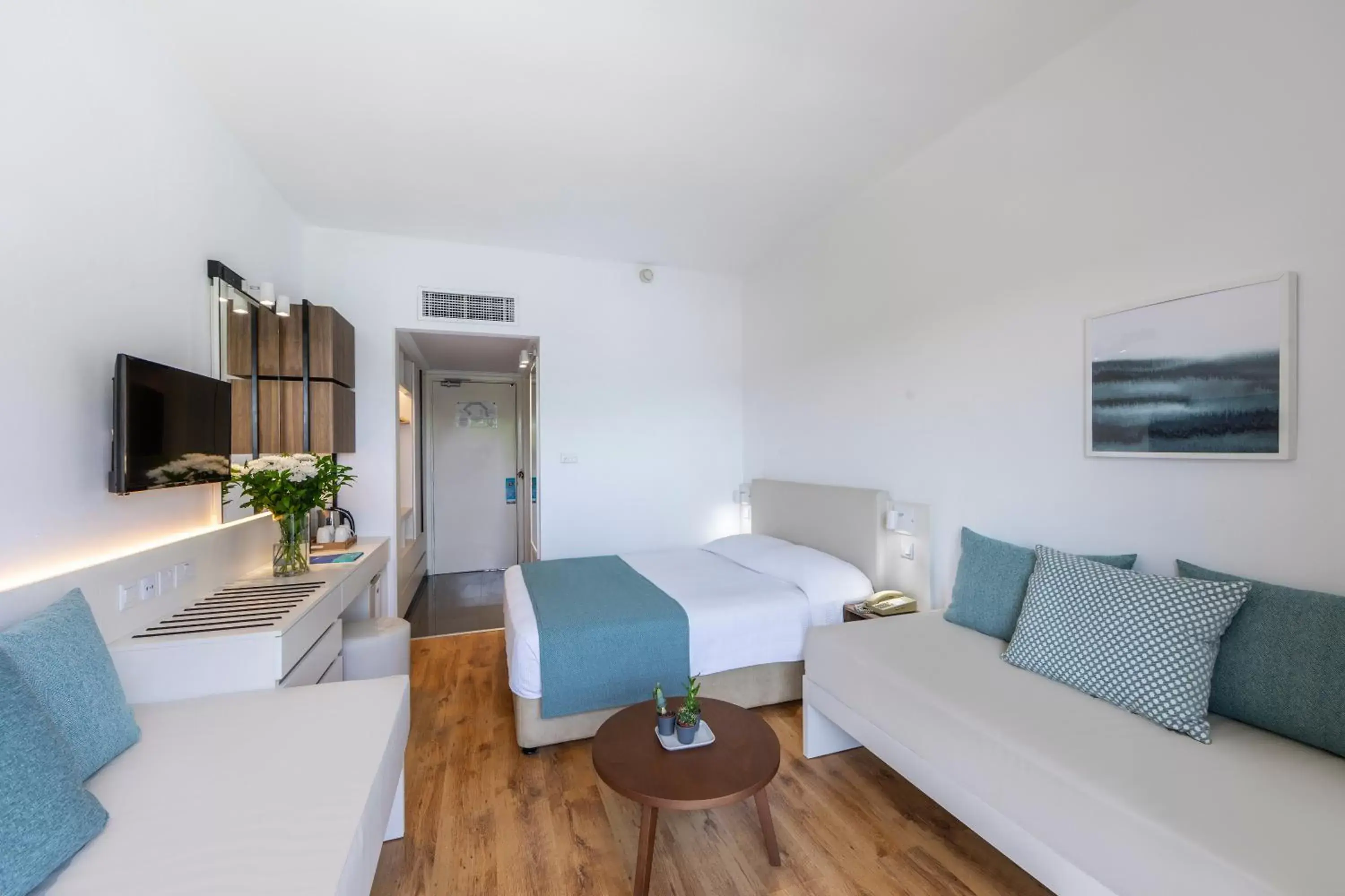 Triple Room in Louis Phaethon Beach Triple Room in Louis Phaethon Beach