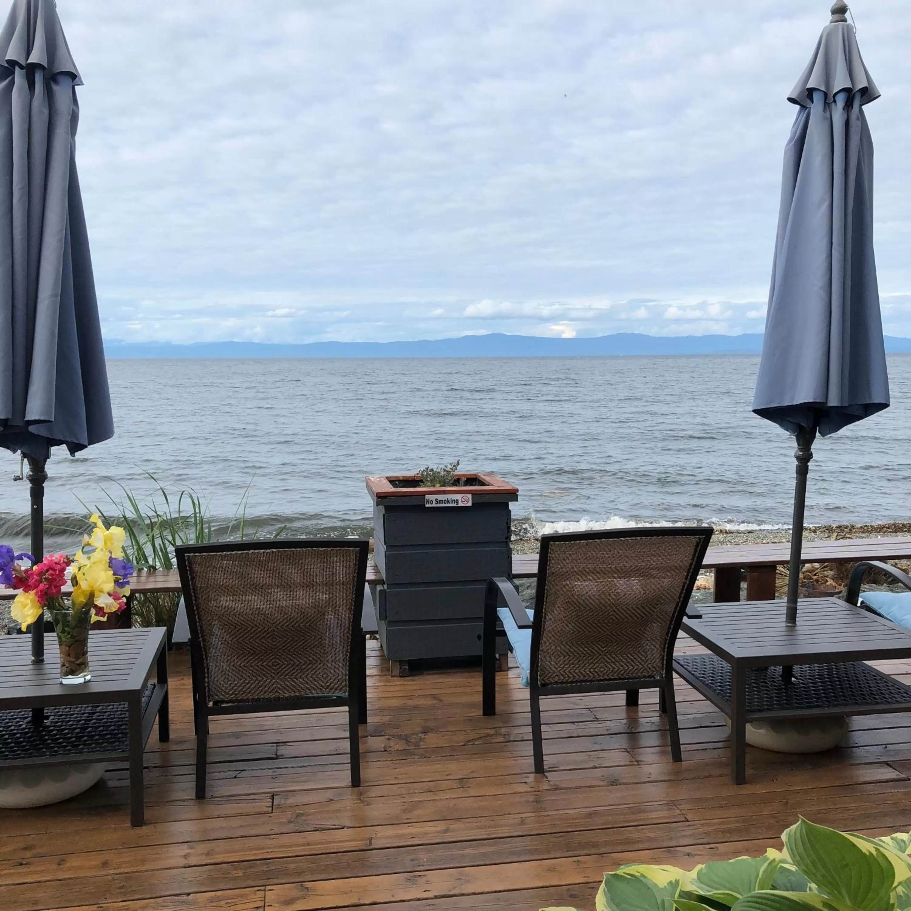 Patio, Beach in Qualicum Breeze Beach Resort