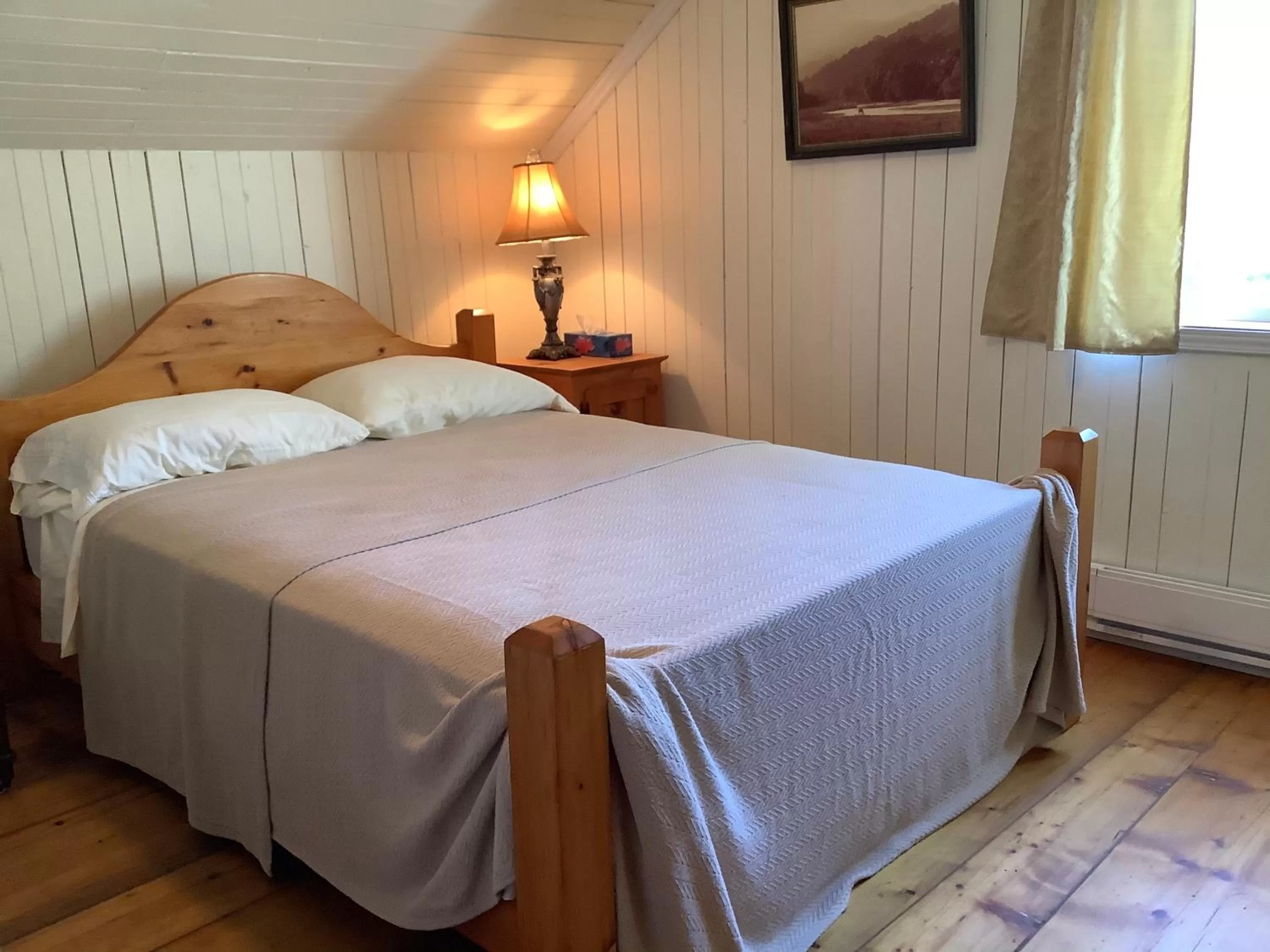 Bedroom, Bed in Gite chez Gilles Lévesque