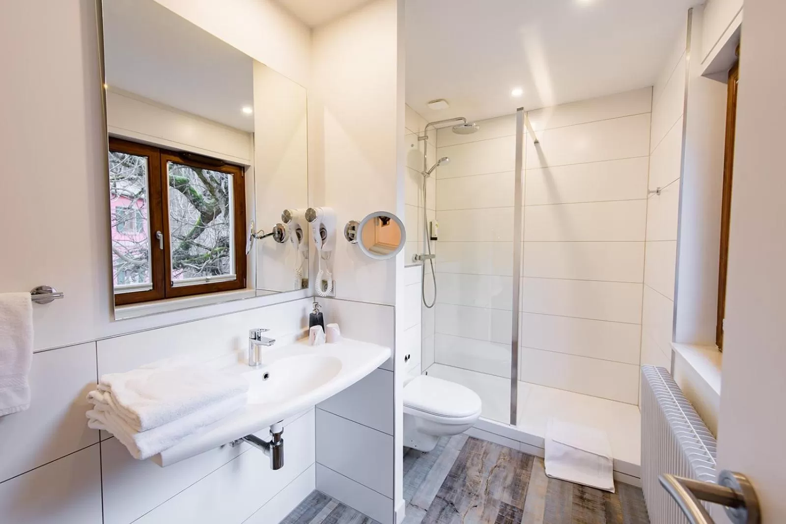 Bathroom in L'AO Hôtel & Restaurant L'Aigle d'Or