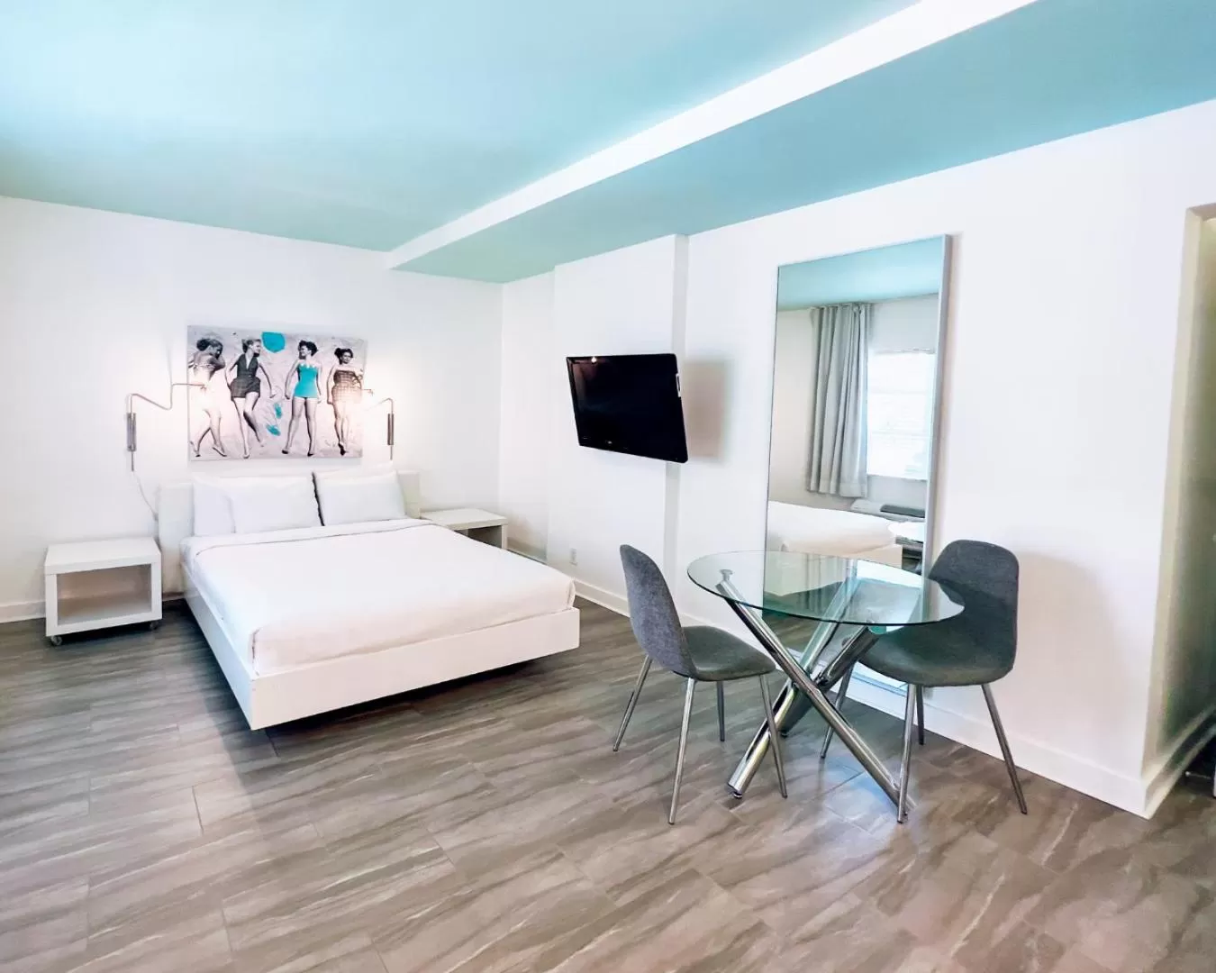 Photo of the whole room, Bed in Aqua Hotel