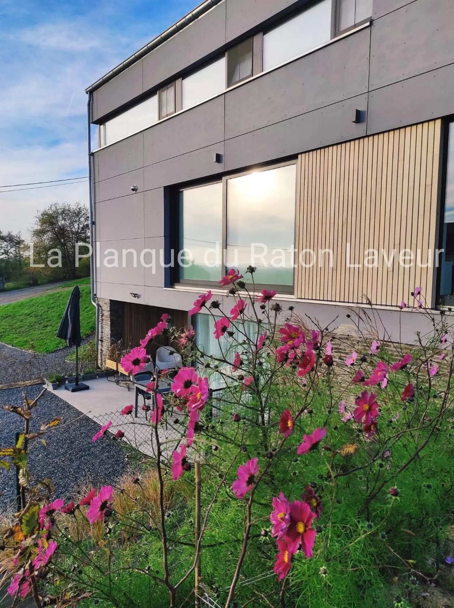 Property building in La planque du raton laveur