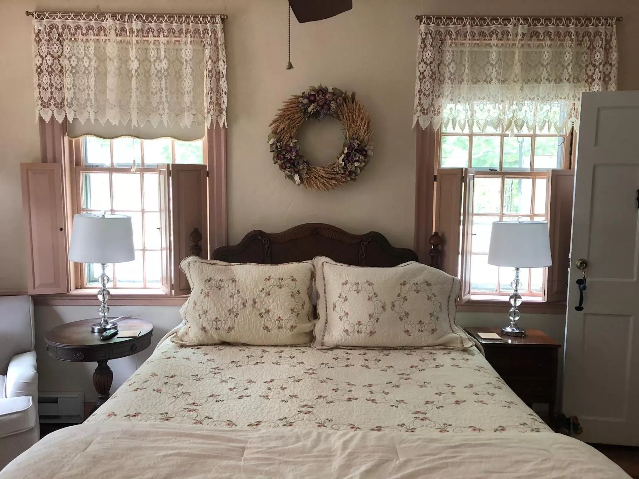 Bed in William's Grant Inn Bed and Breakfast