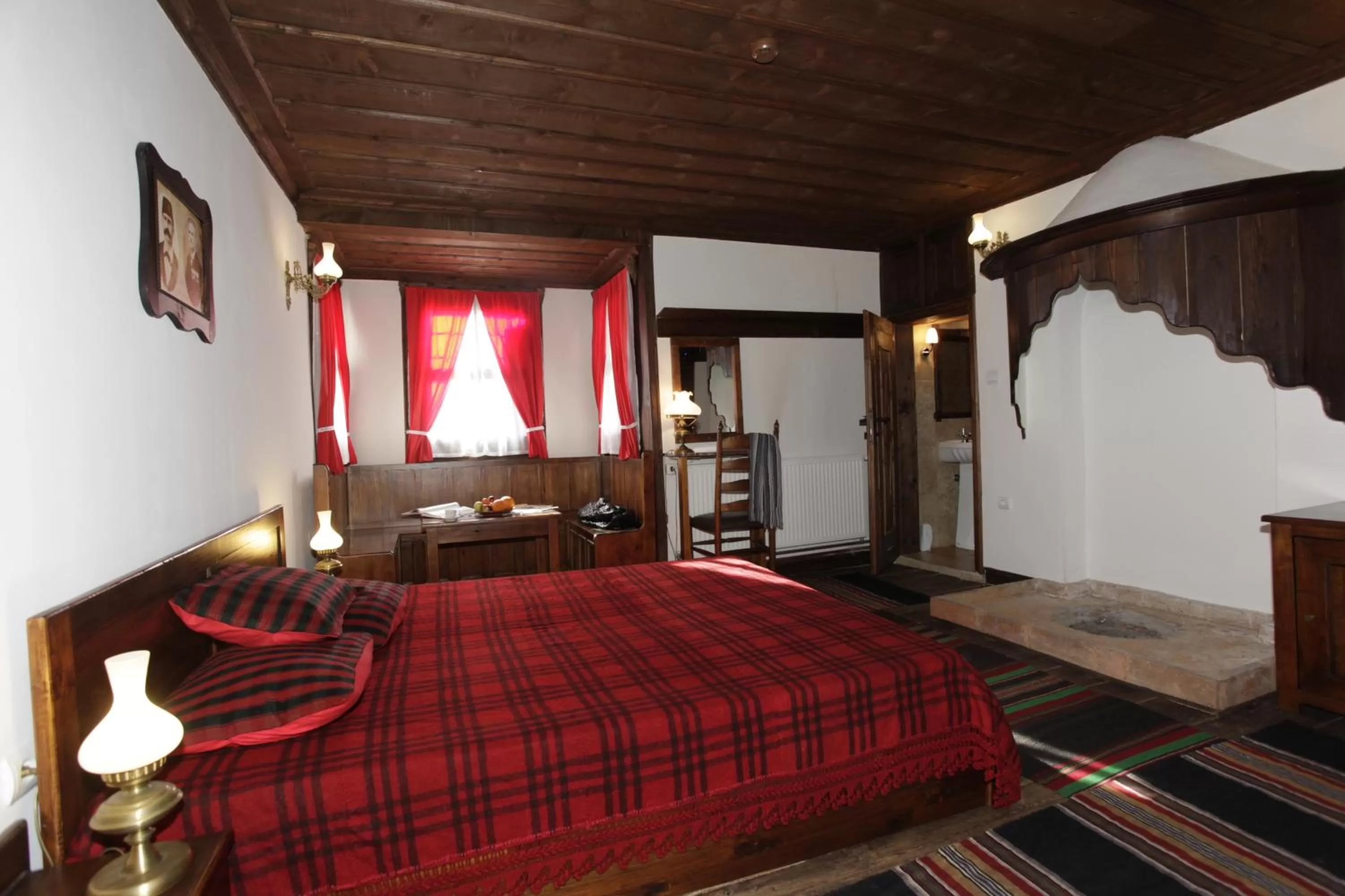 Bedroom, Bed in Djudjeva Kyshta Hotel