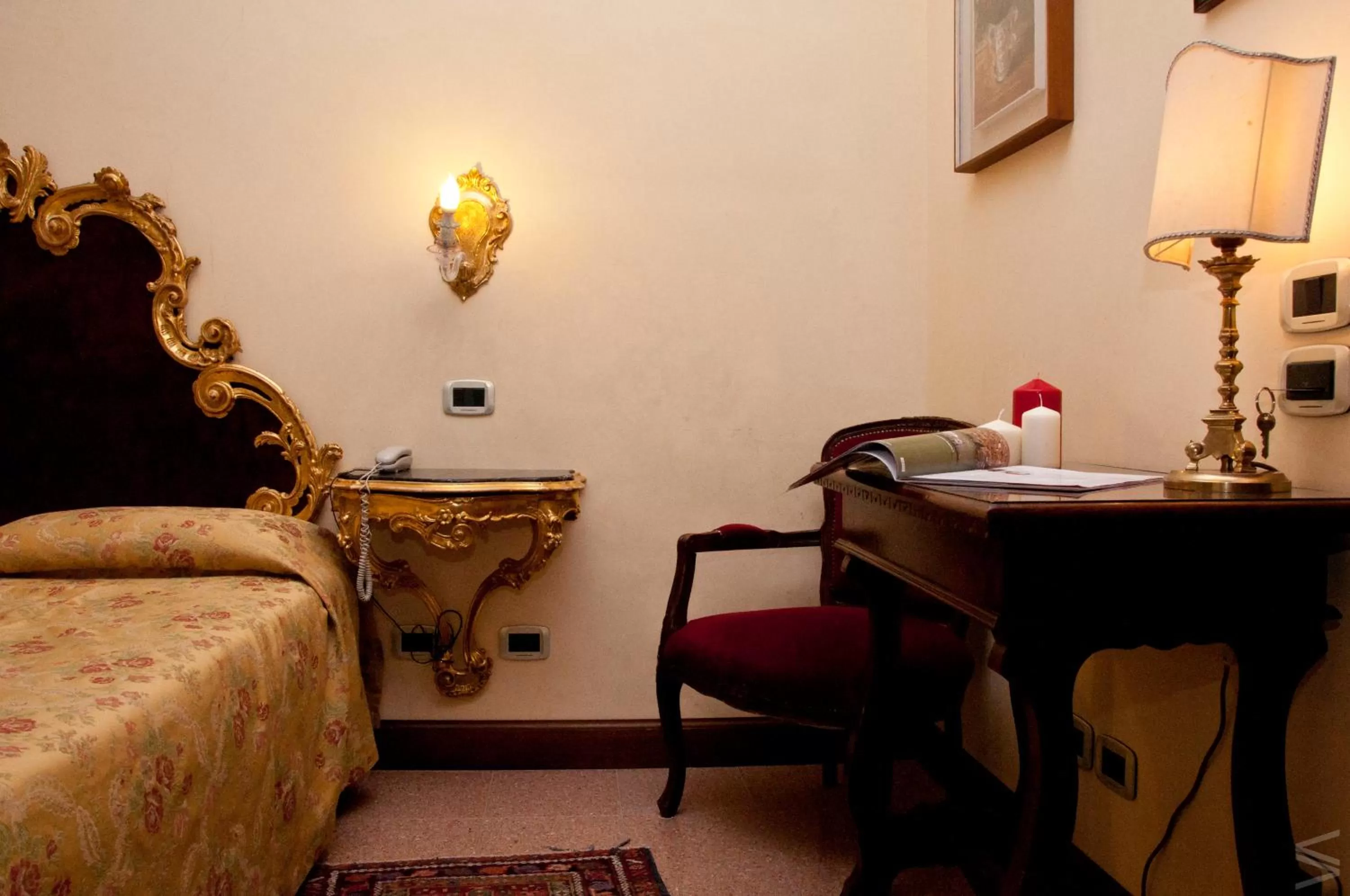 Seating area, Bed in Residenza d'Epoca San Cassiano