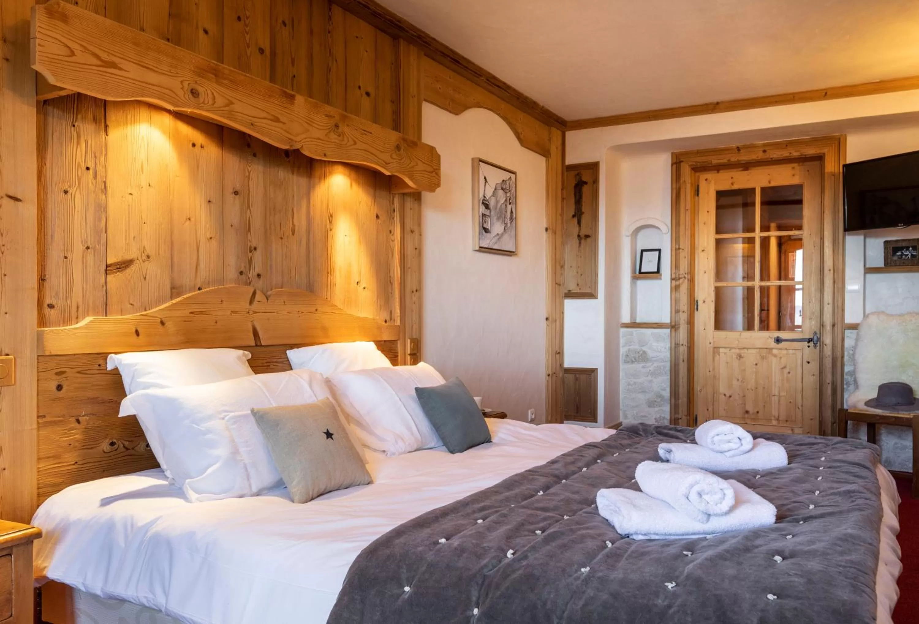 Bedroom, Bed in TERRESENS - LES CASCADES