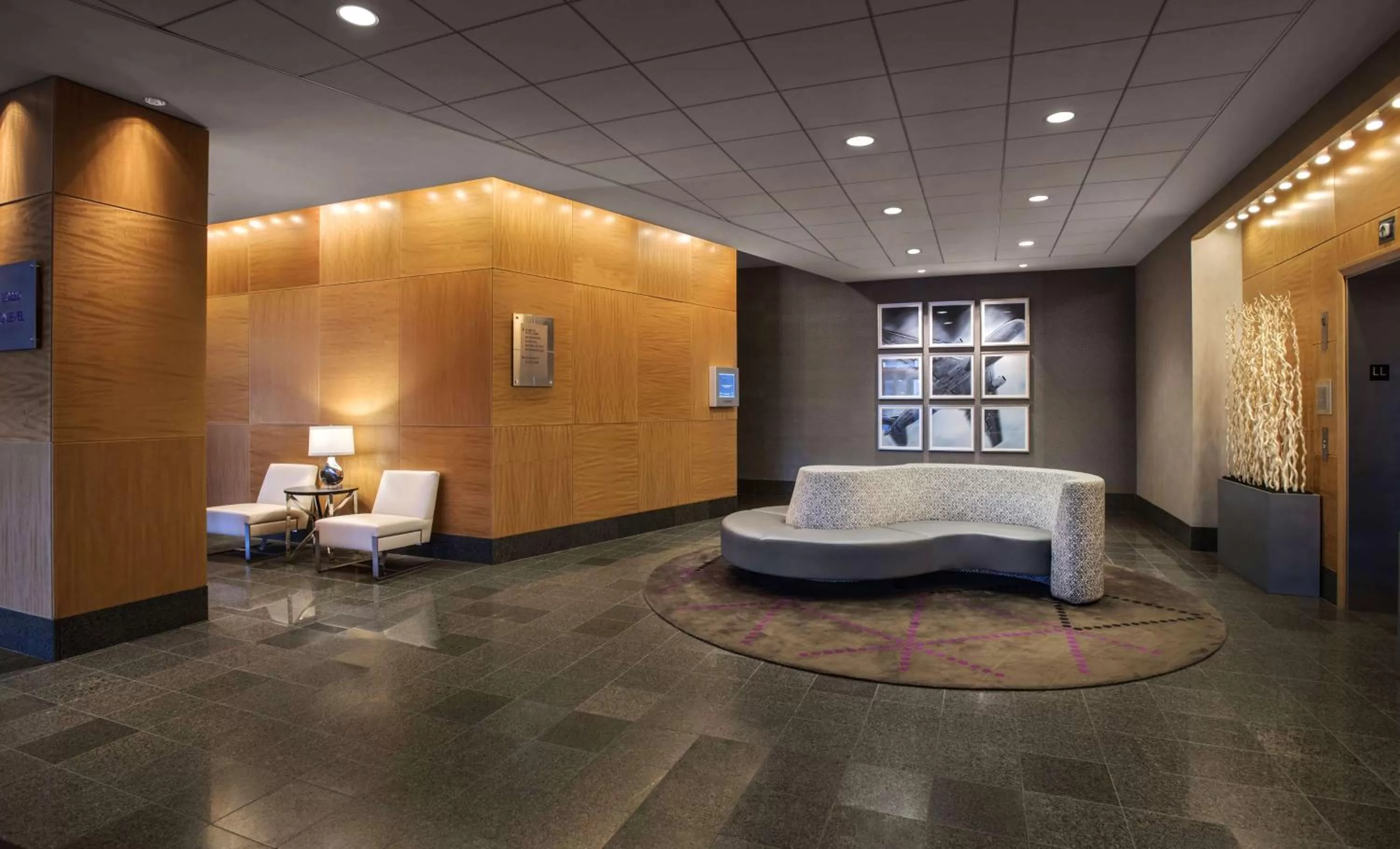 Lobby or reception, Bed in Hyatt Regency Pittsburgh International Airport