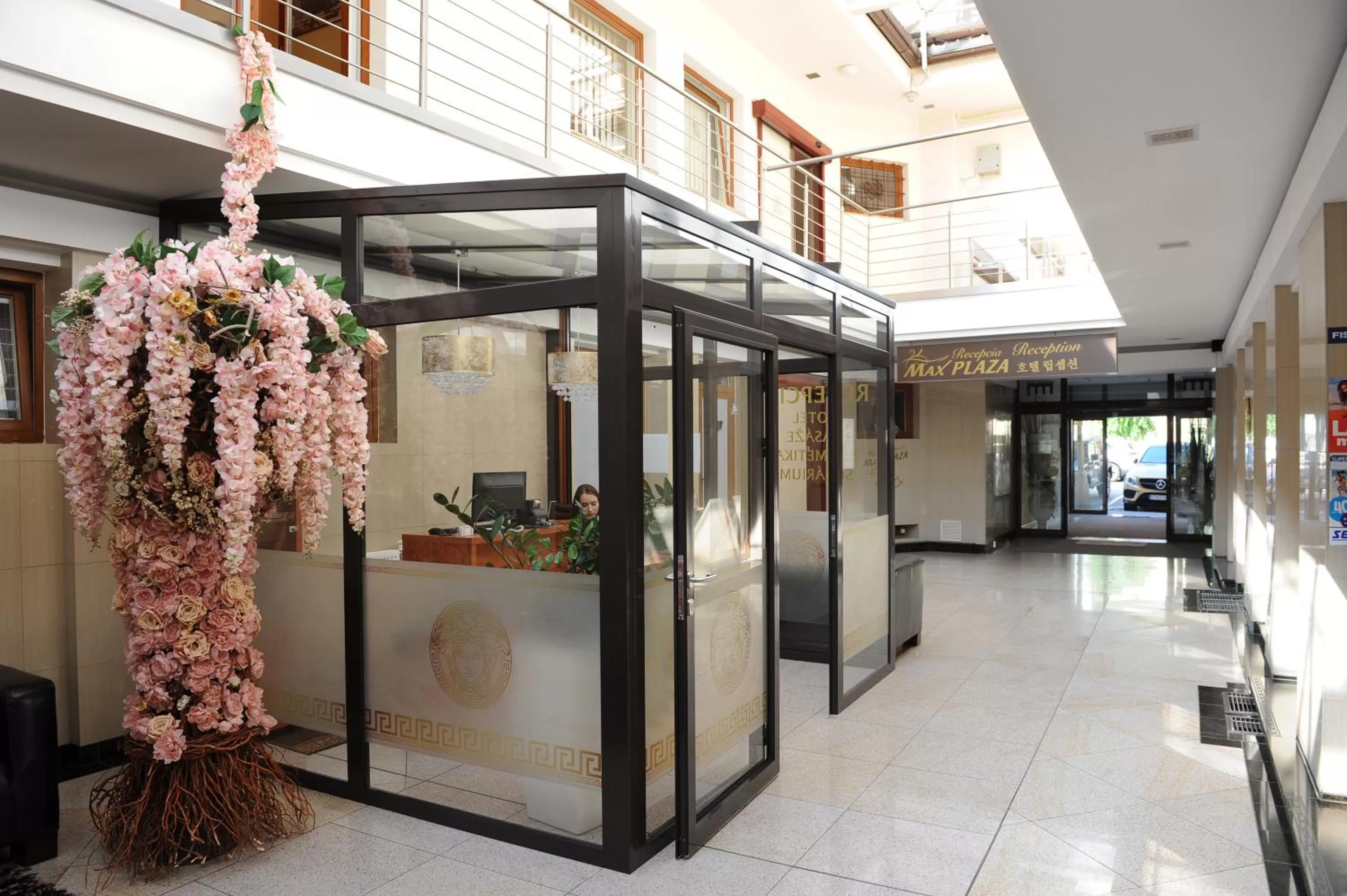 Facade/entrance in Hotel MAXPLAZA