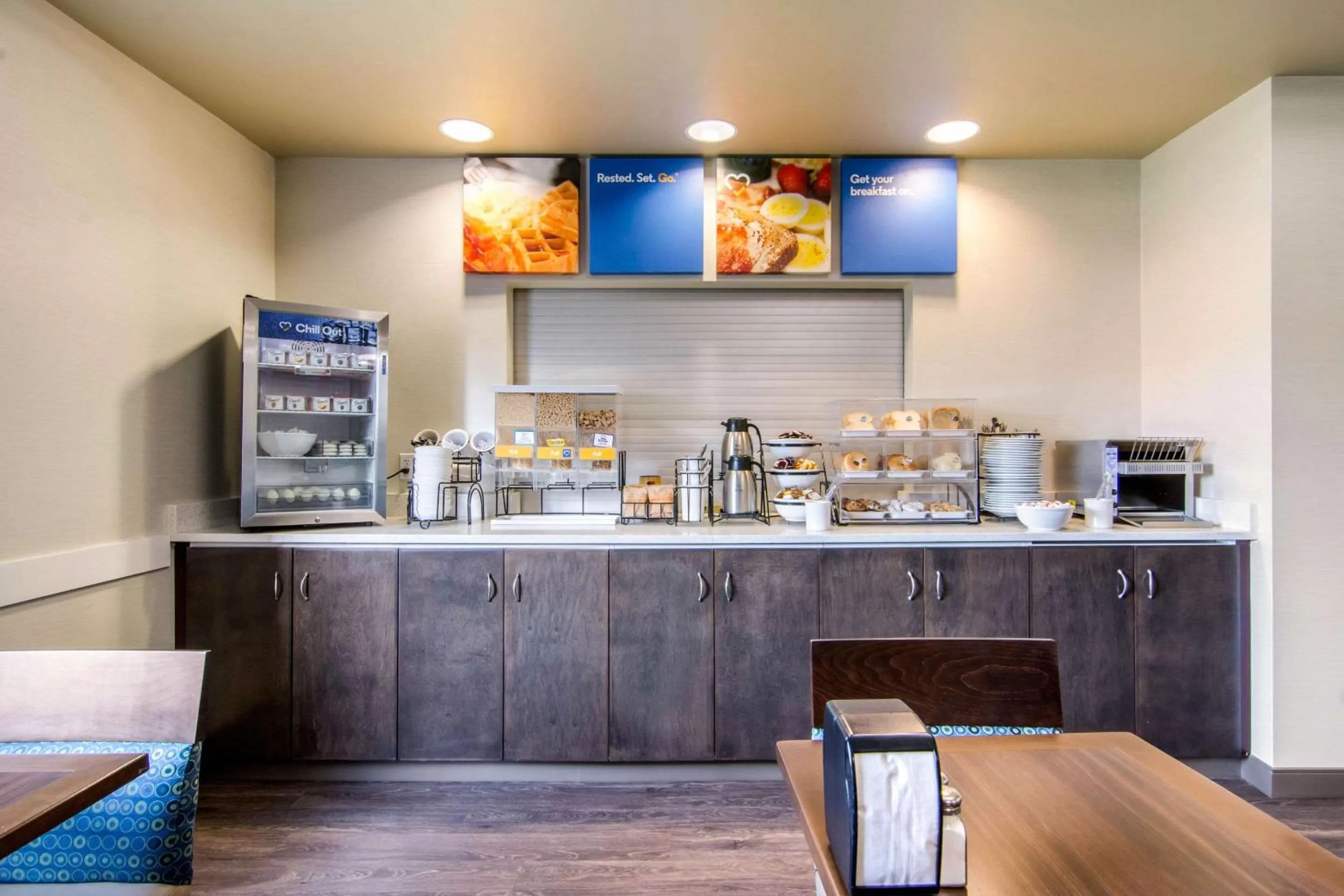 Restaurant/places to eat in Comfort Inn & Suites