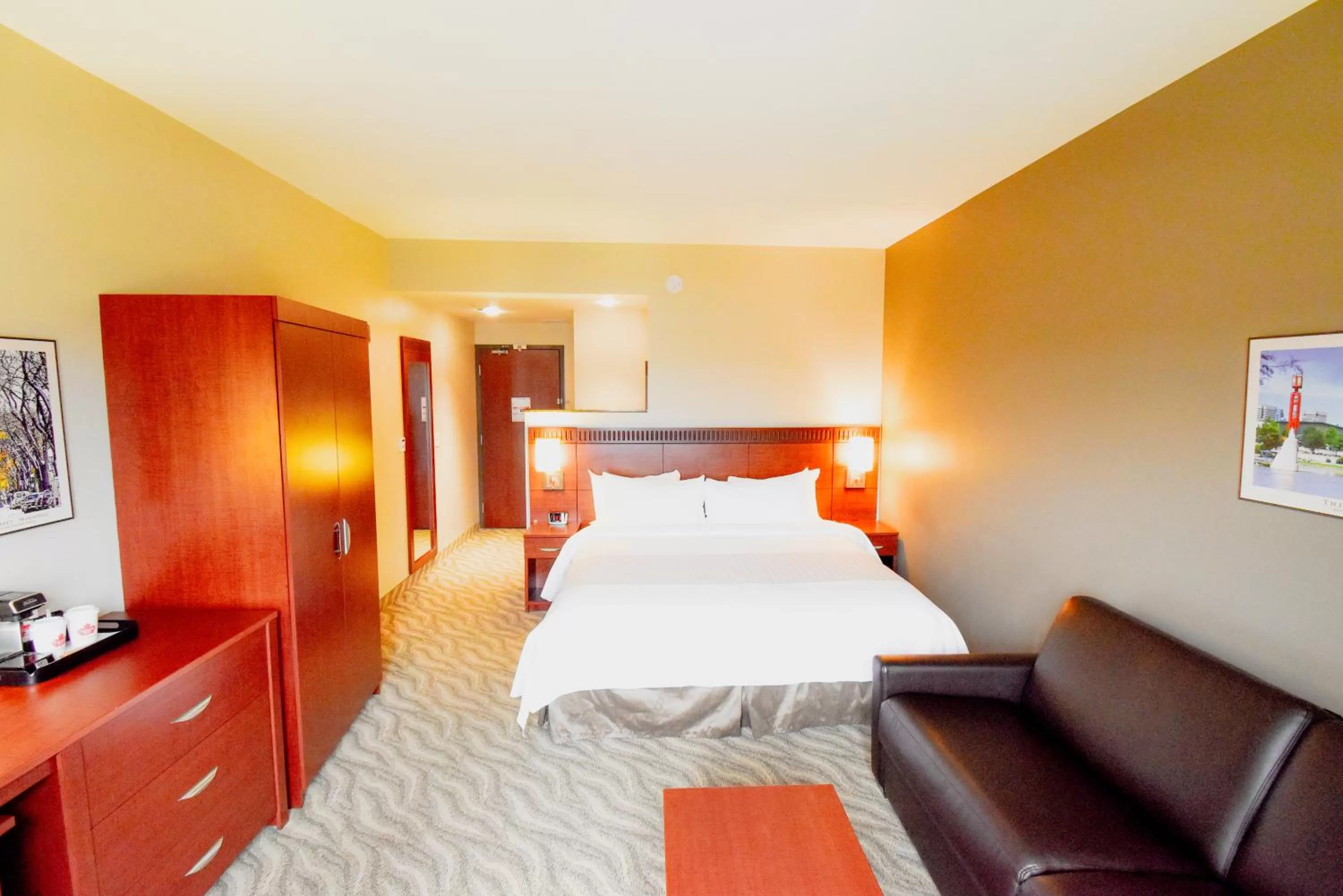 Photo of the whole room, Bed in Canad Inns Destination Centre Garden City
