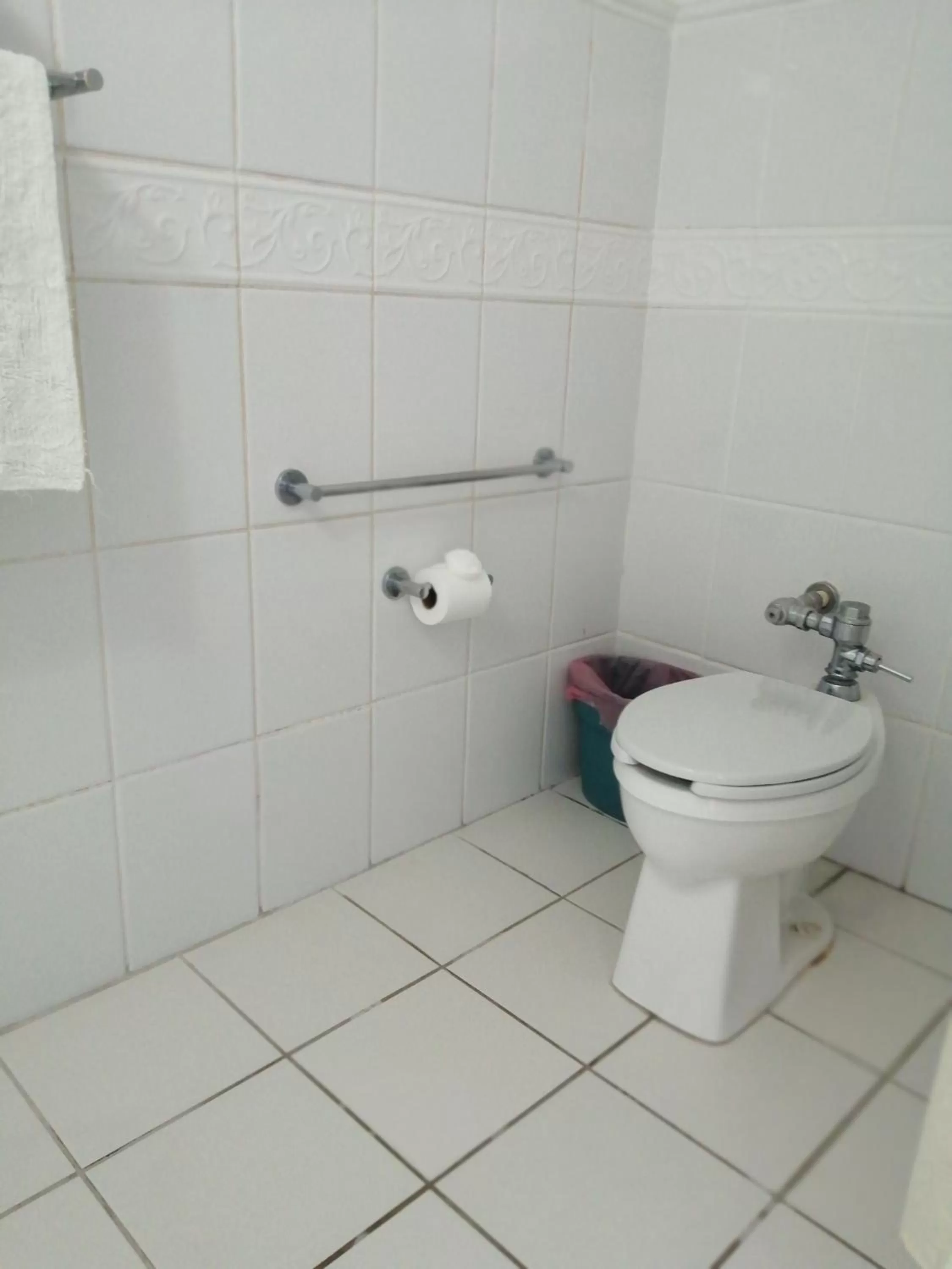 Bathroom in Freedom Shores "La Gringa" Hotel - Universally Designed