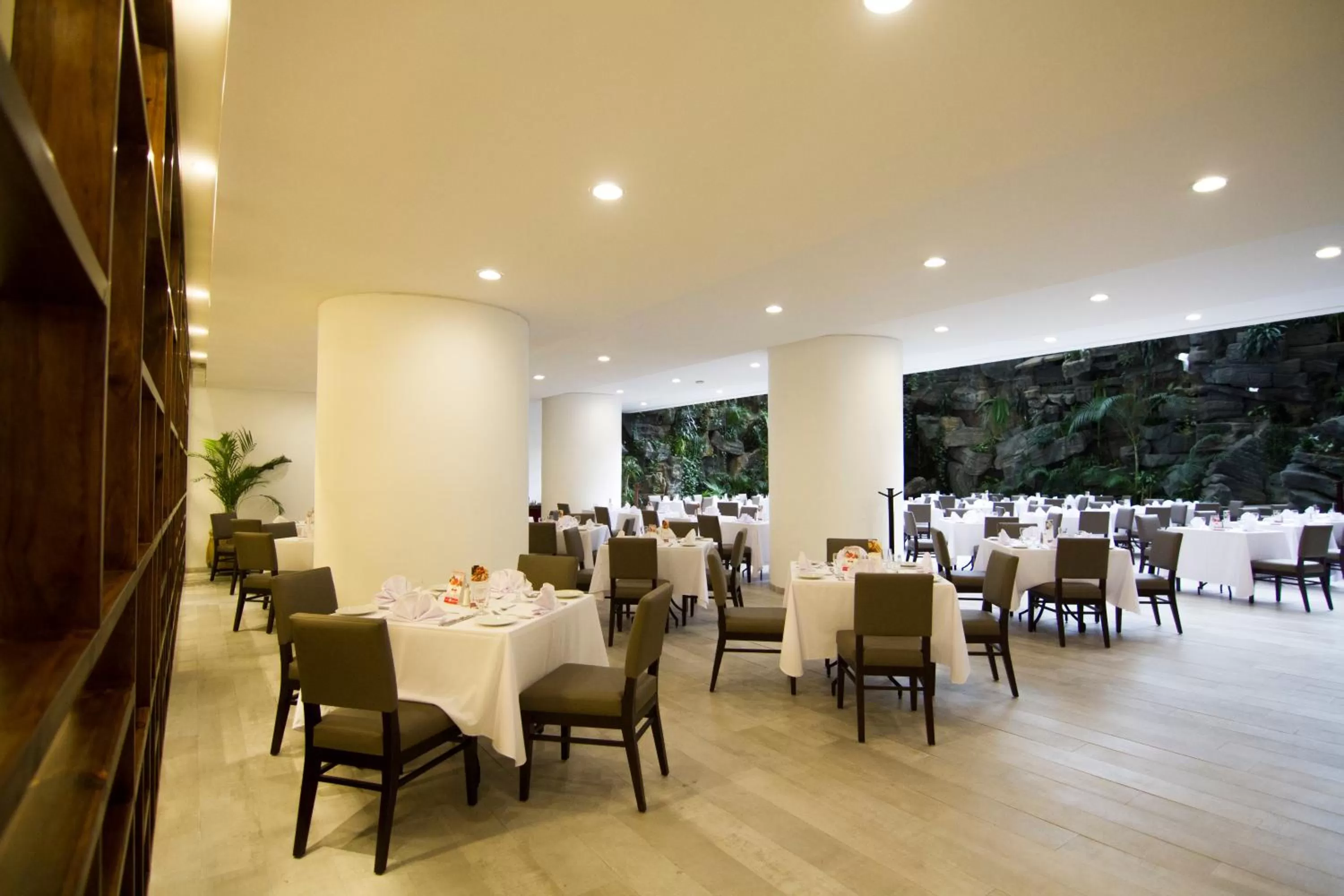 Restaurant/places to eat in Clarion Suites Guatemala City