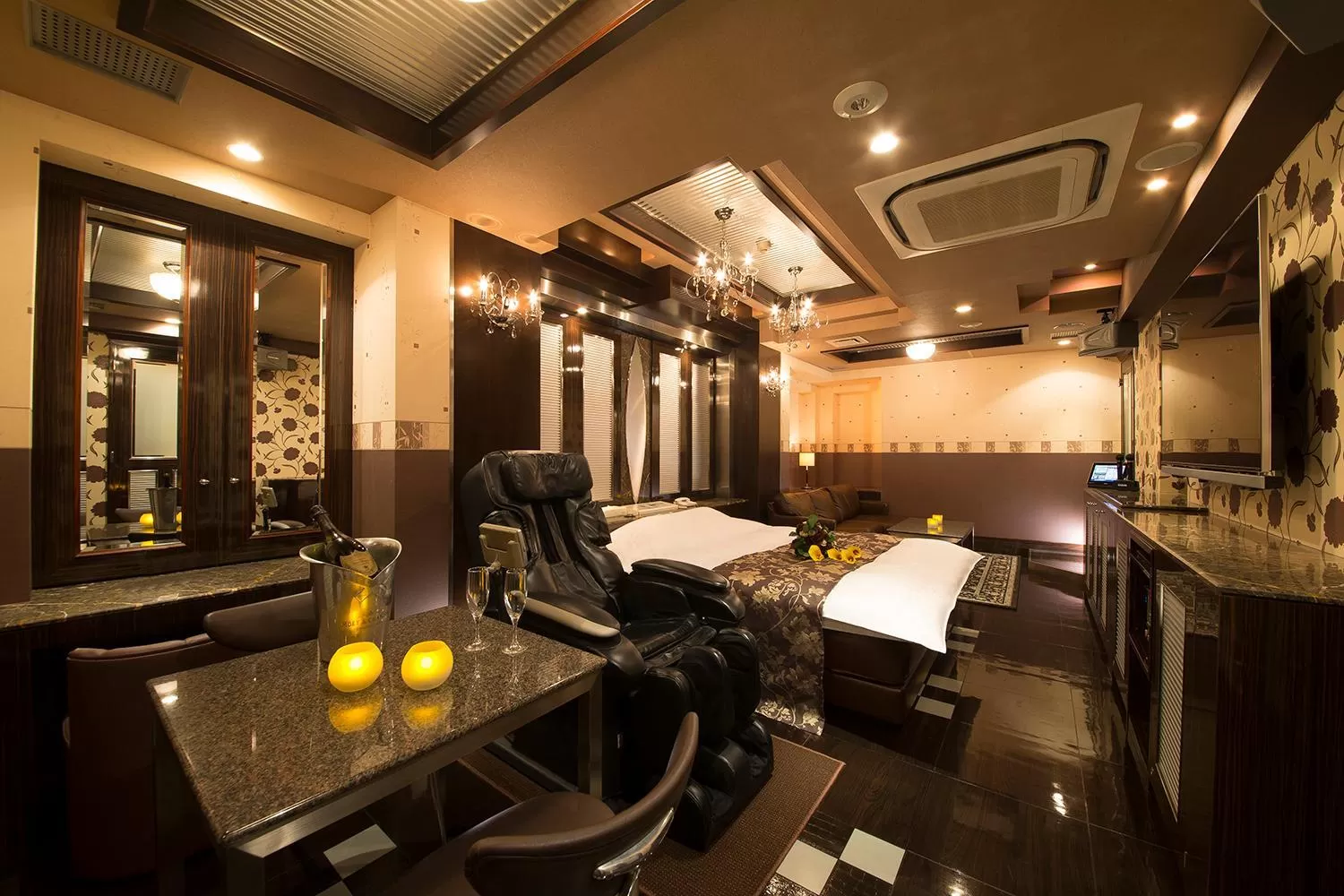 Massage in Lucky Sun